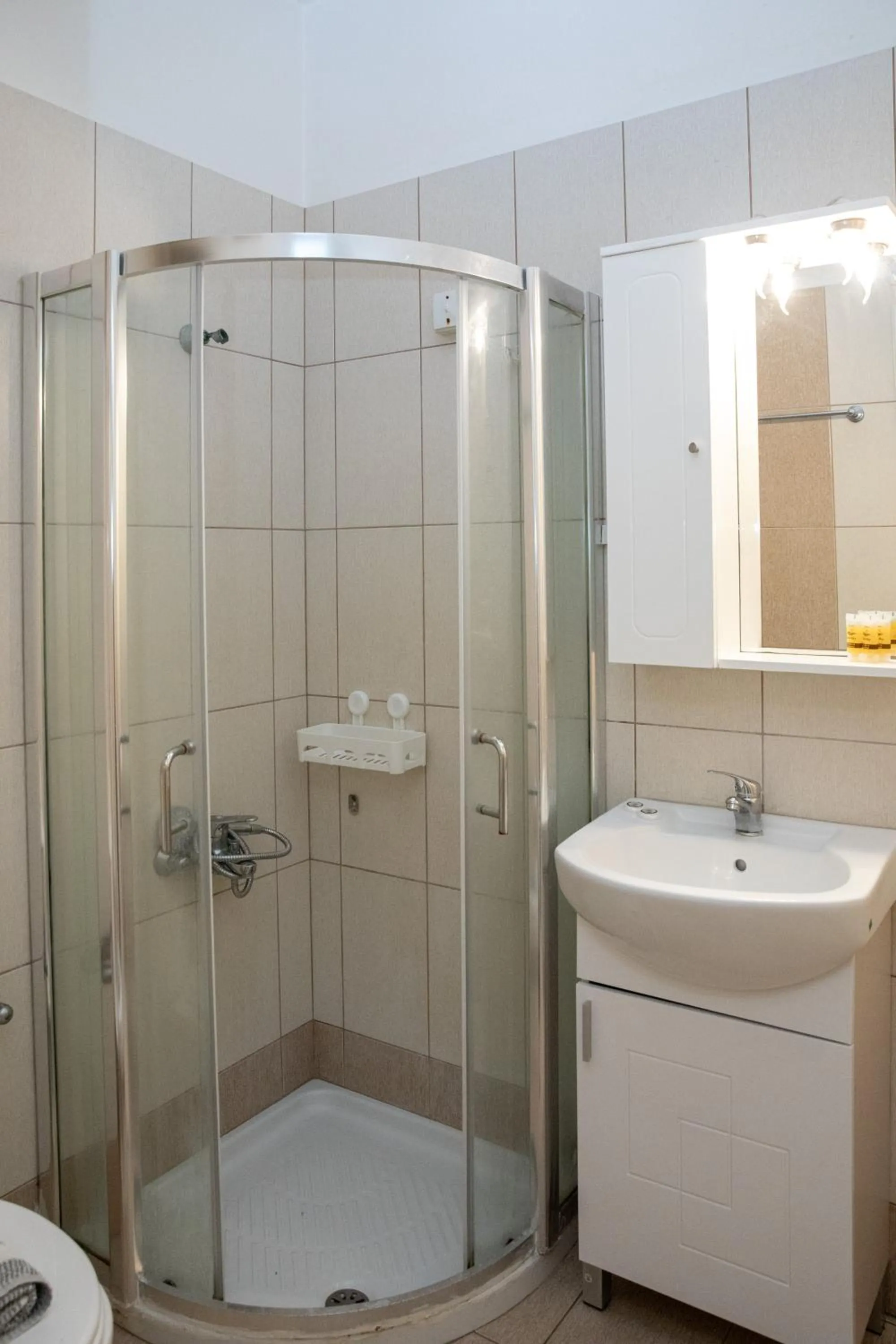 Shower in Hotel Elena