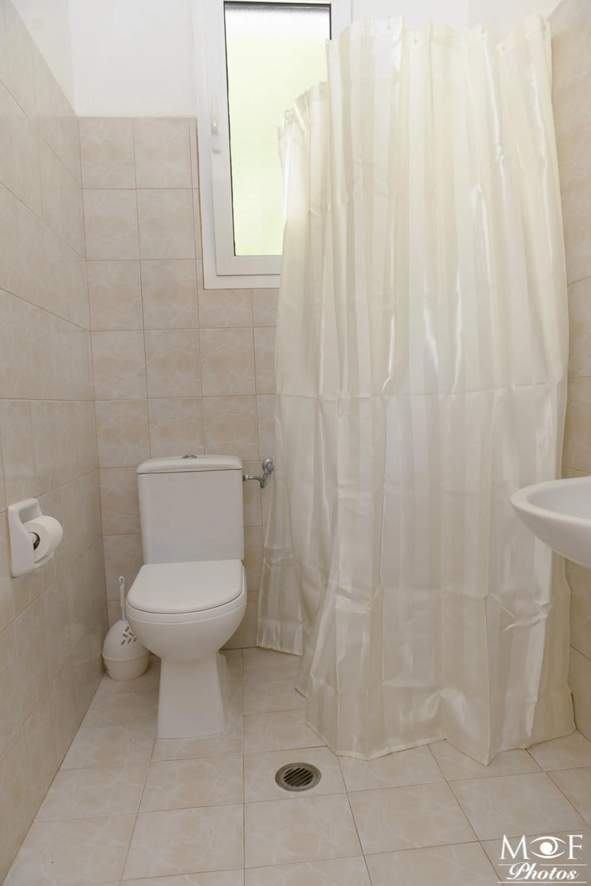 Shower in Hotel Elena