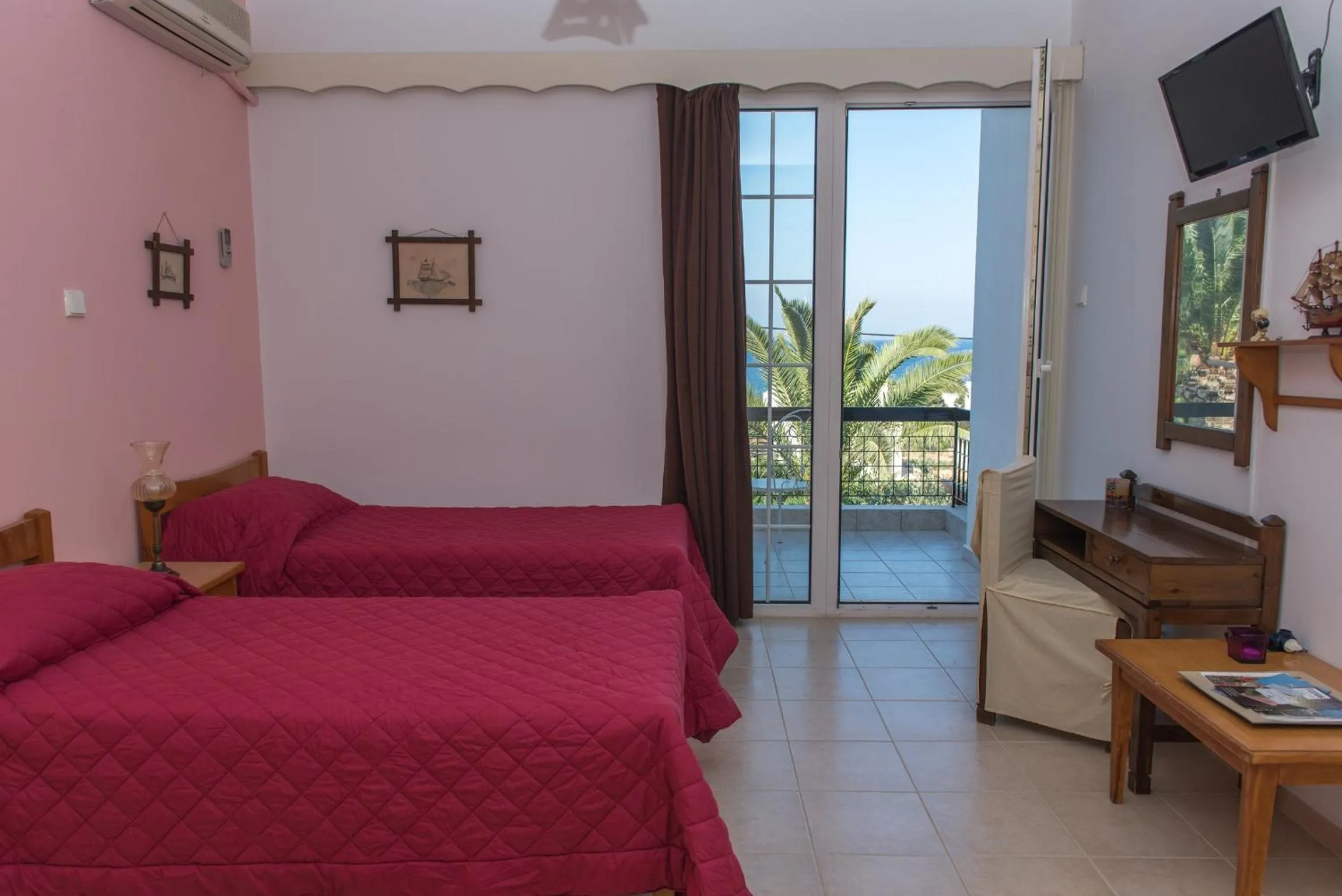 Decorative detail, Bed in Hotel Elena