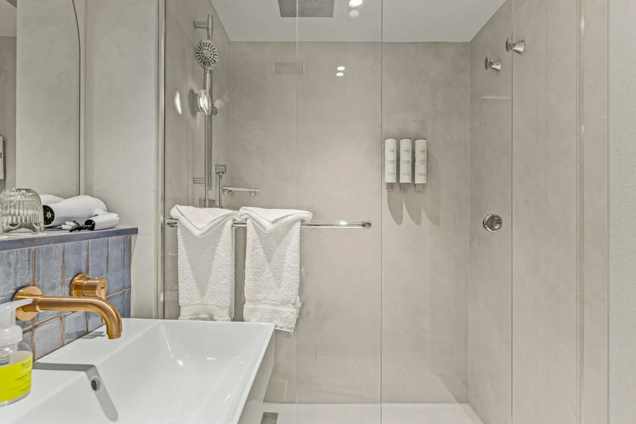 Bathroom in Otter Hotel Bathroom in Otter Hotel