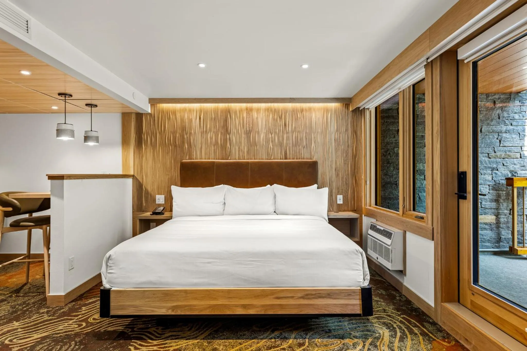 Bedroom, Bed in Otter Hotel