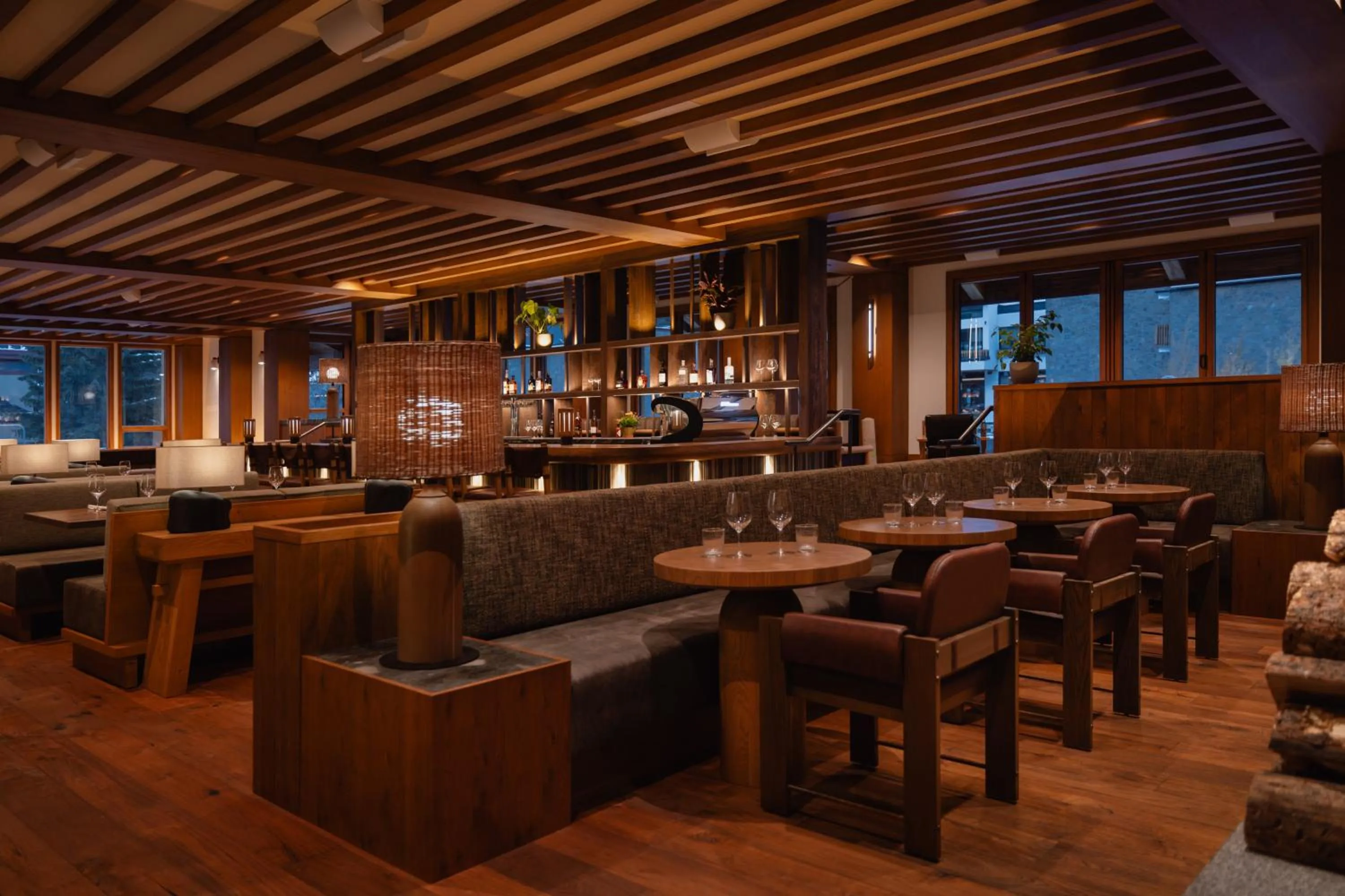 Restaurant/places to eat in Otter Hotel