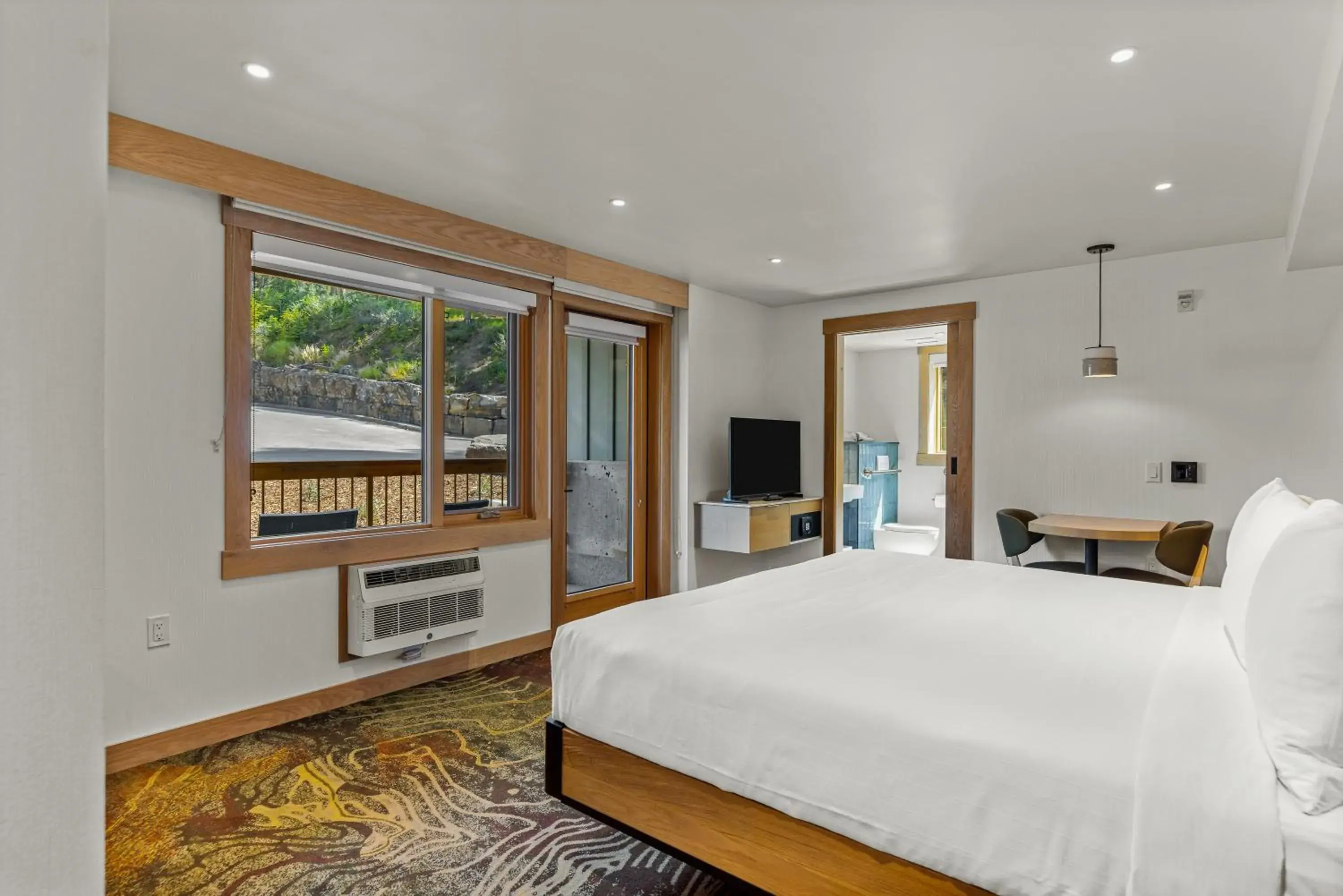 Photo of the whole room, Bed in Otter Hotel Photo of the whole room, Bed in Otter Hotel