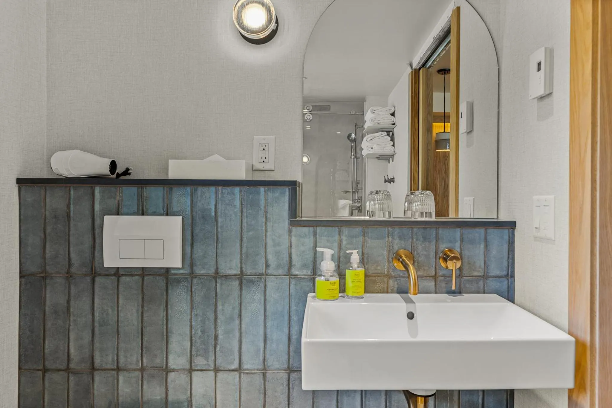 Bathroom in Otter Hotel