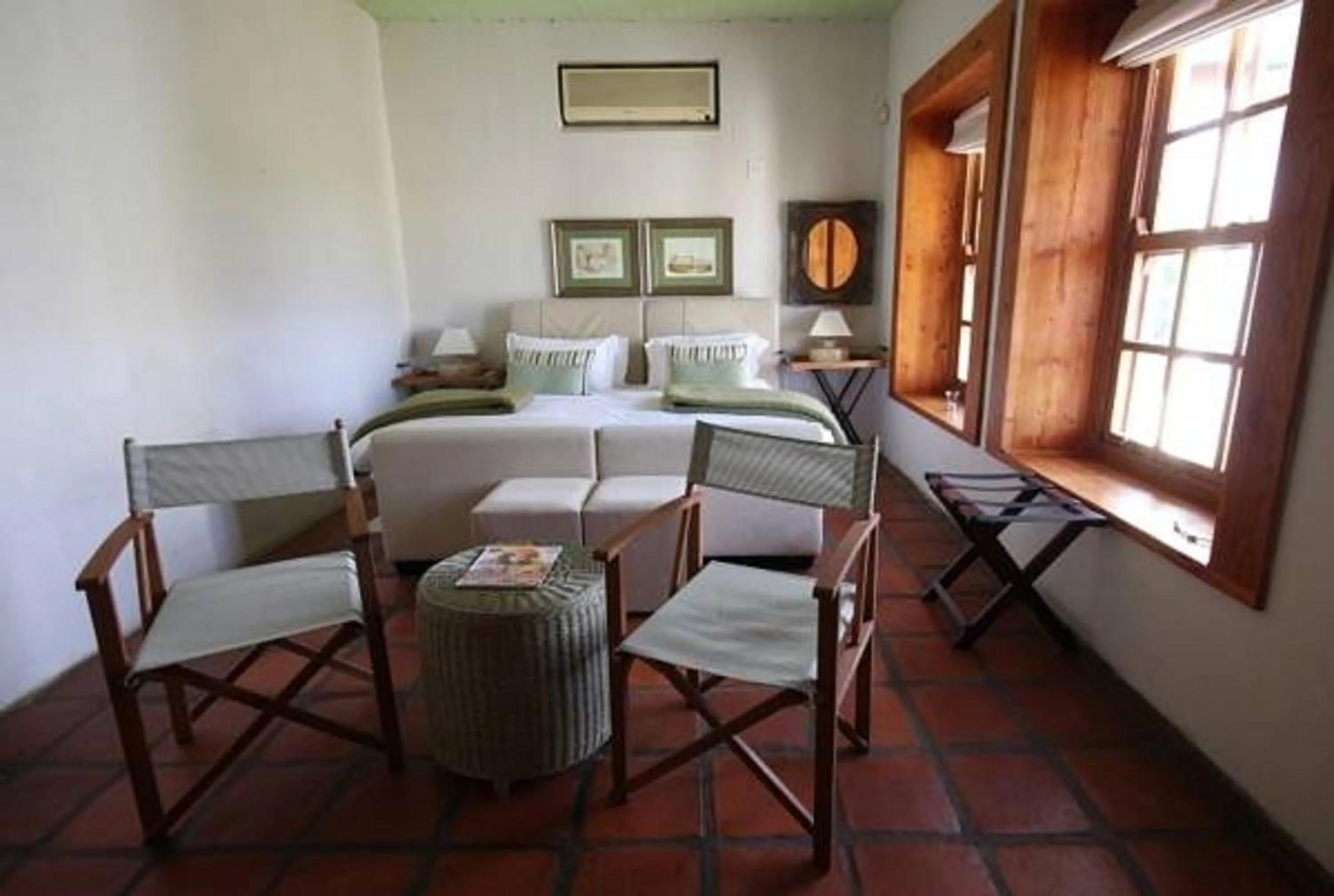 Bedroom, Bed in Dundi Lodge