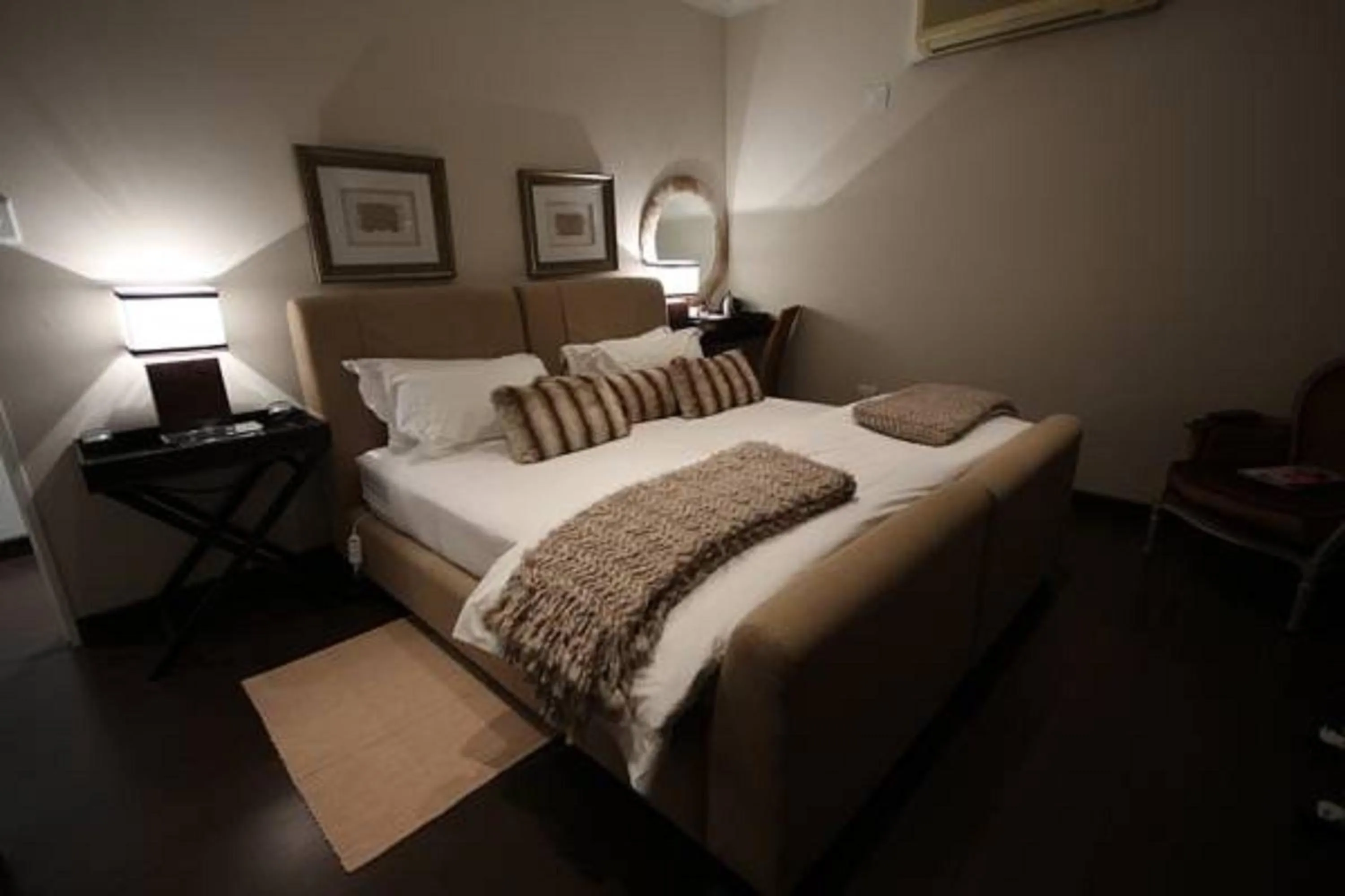 Bedroom, Bed in Dundi Lodge