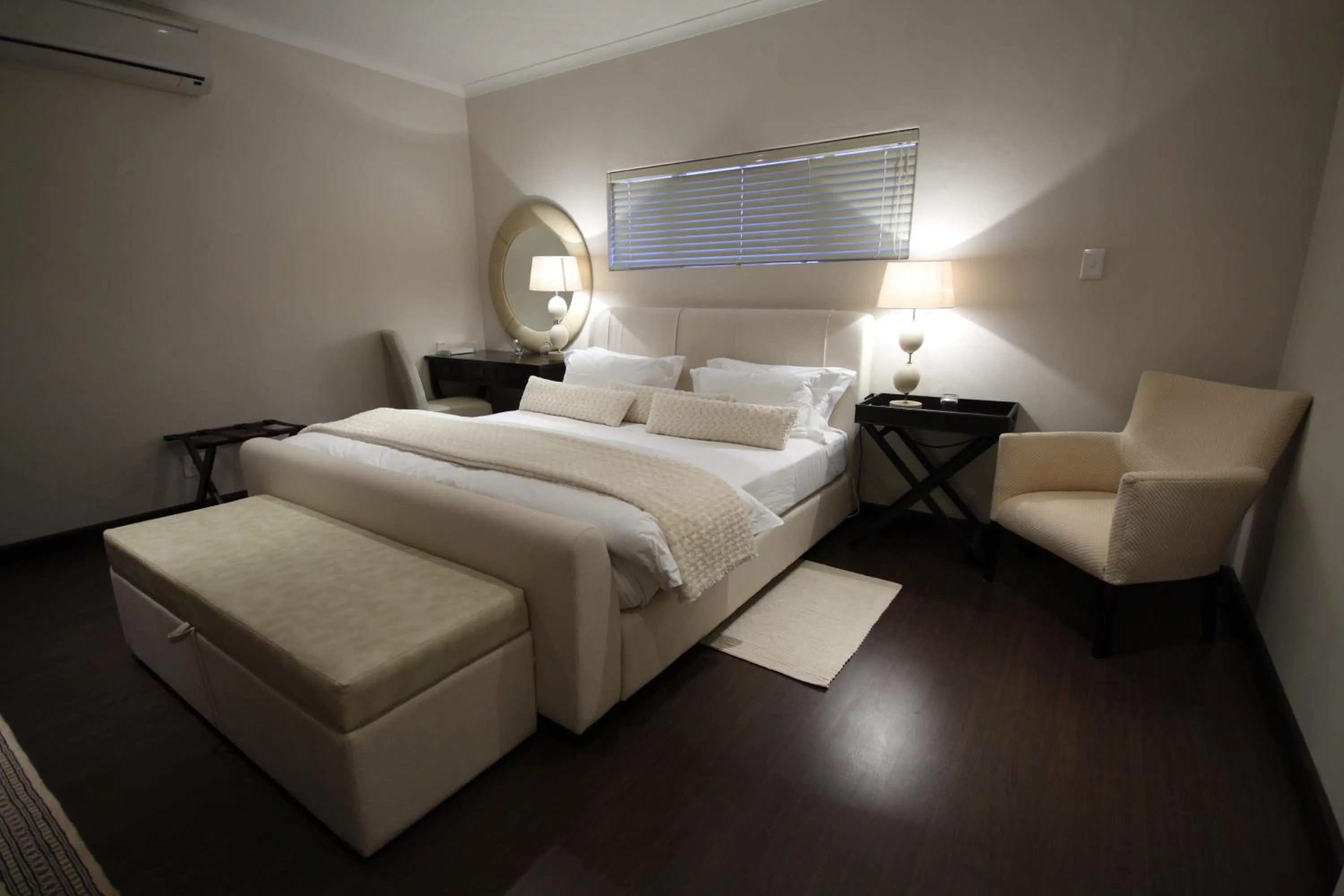 Bedroom, Bed in Dundi Lodge