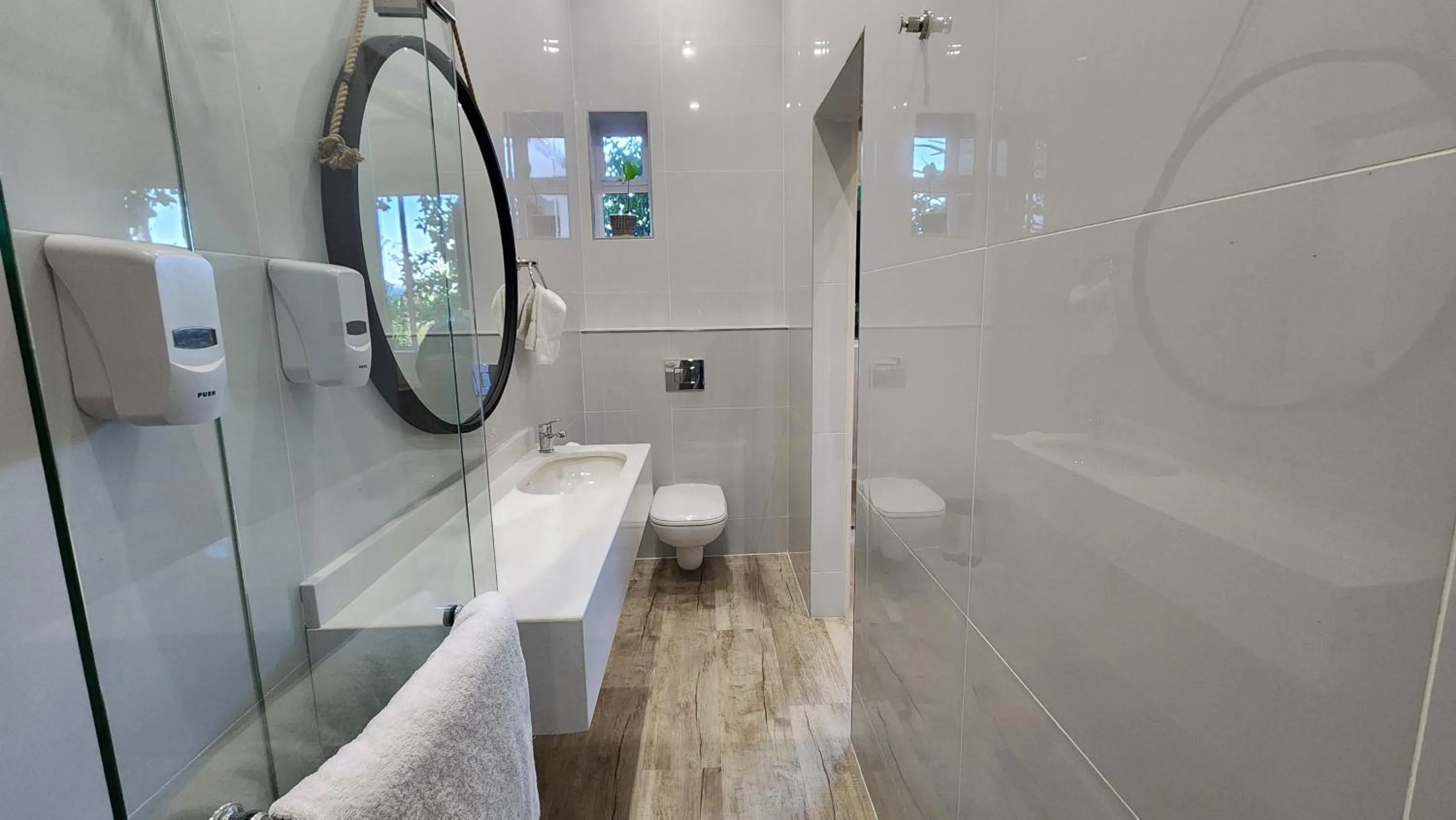 Shower in Shonalanga Lodge