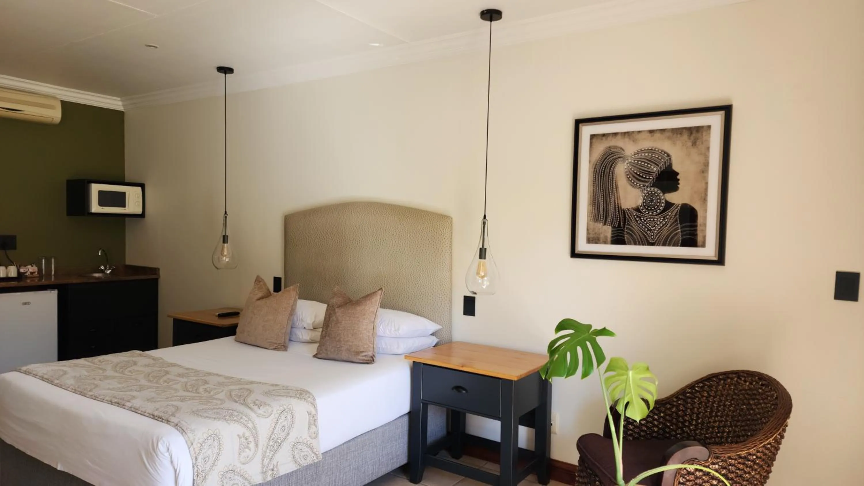 Bed in Shonalanga Lodge