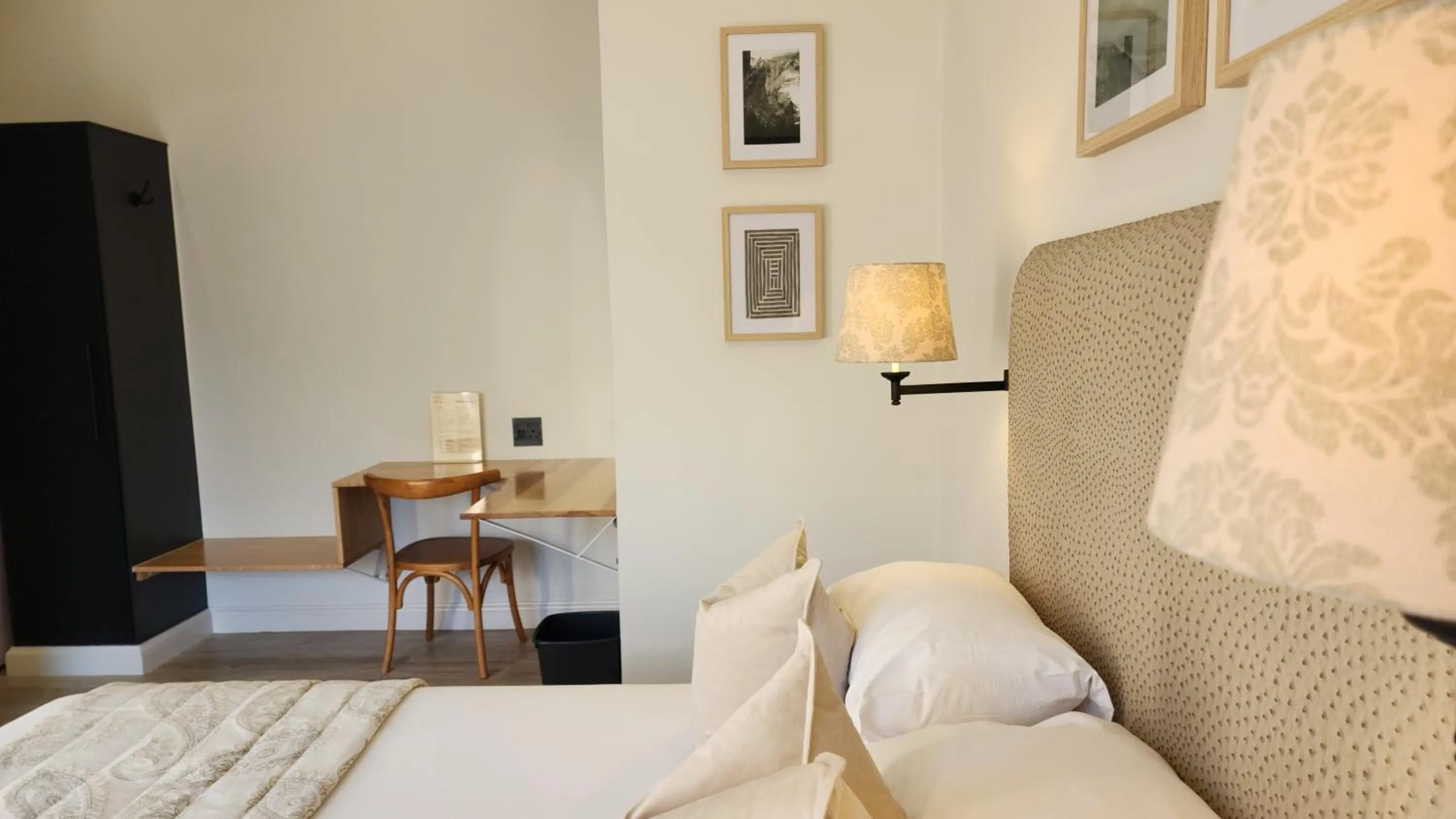 Bed in Shonalanga Lodge