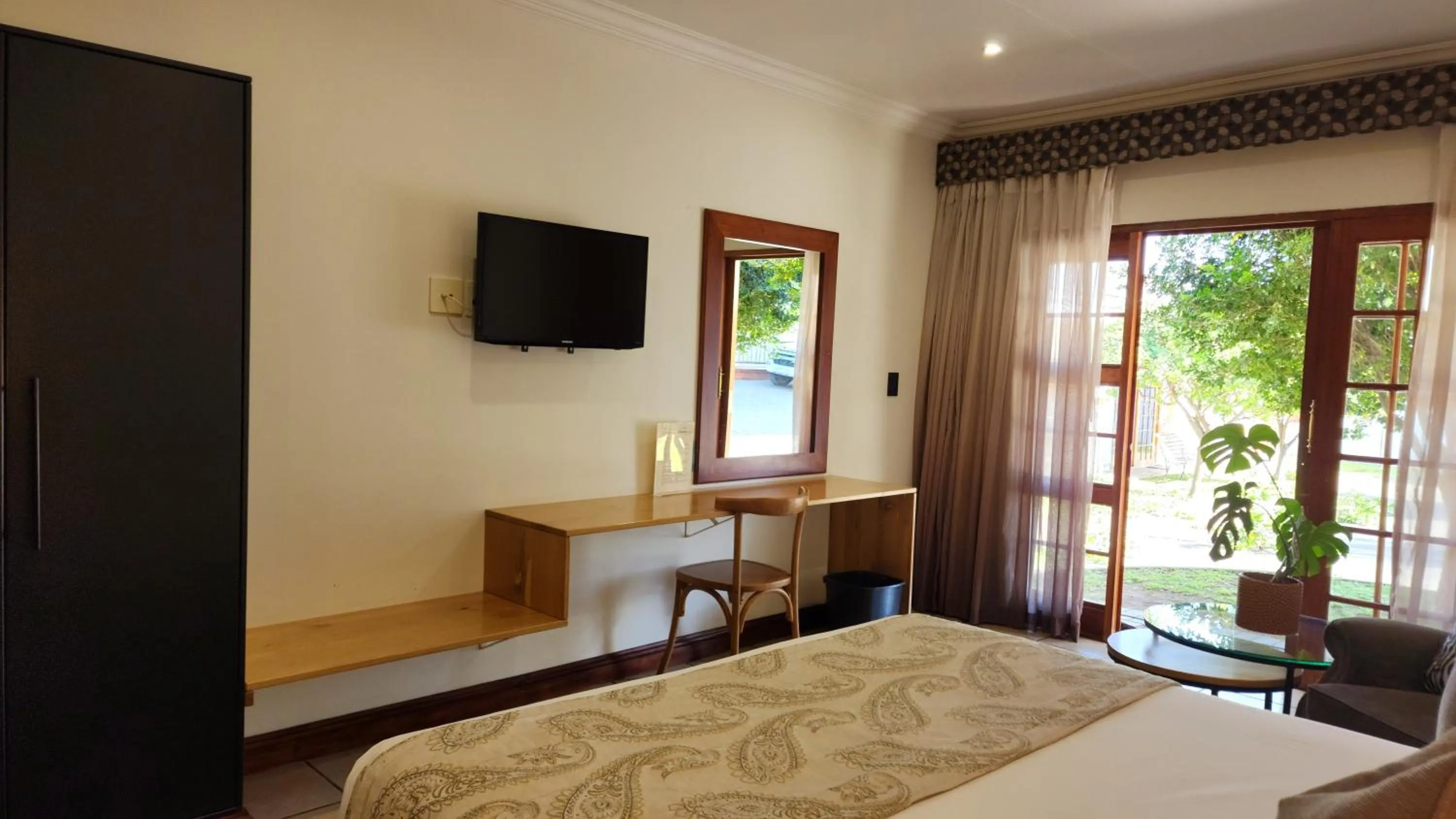 TV and multimedia, Bed in Shonalanga Lodge