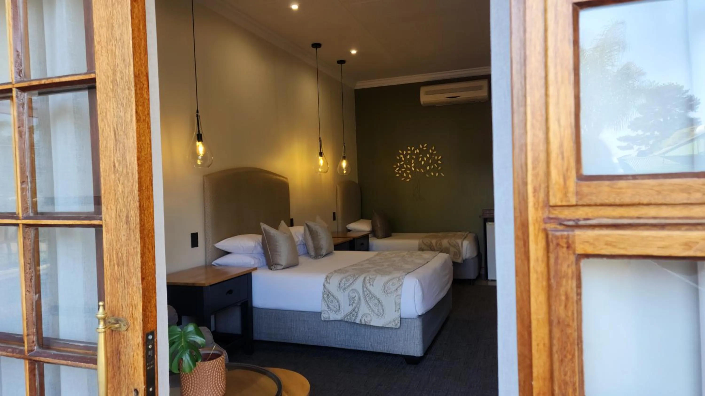 Bedroom, Bed in Shonalanga Lodge