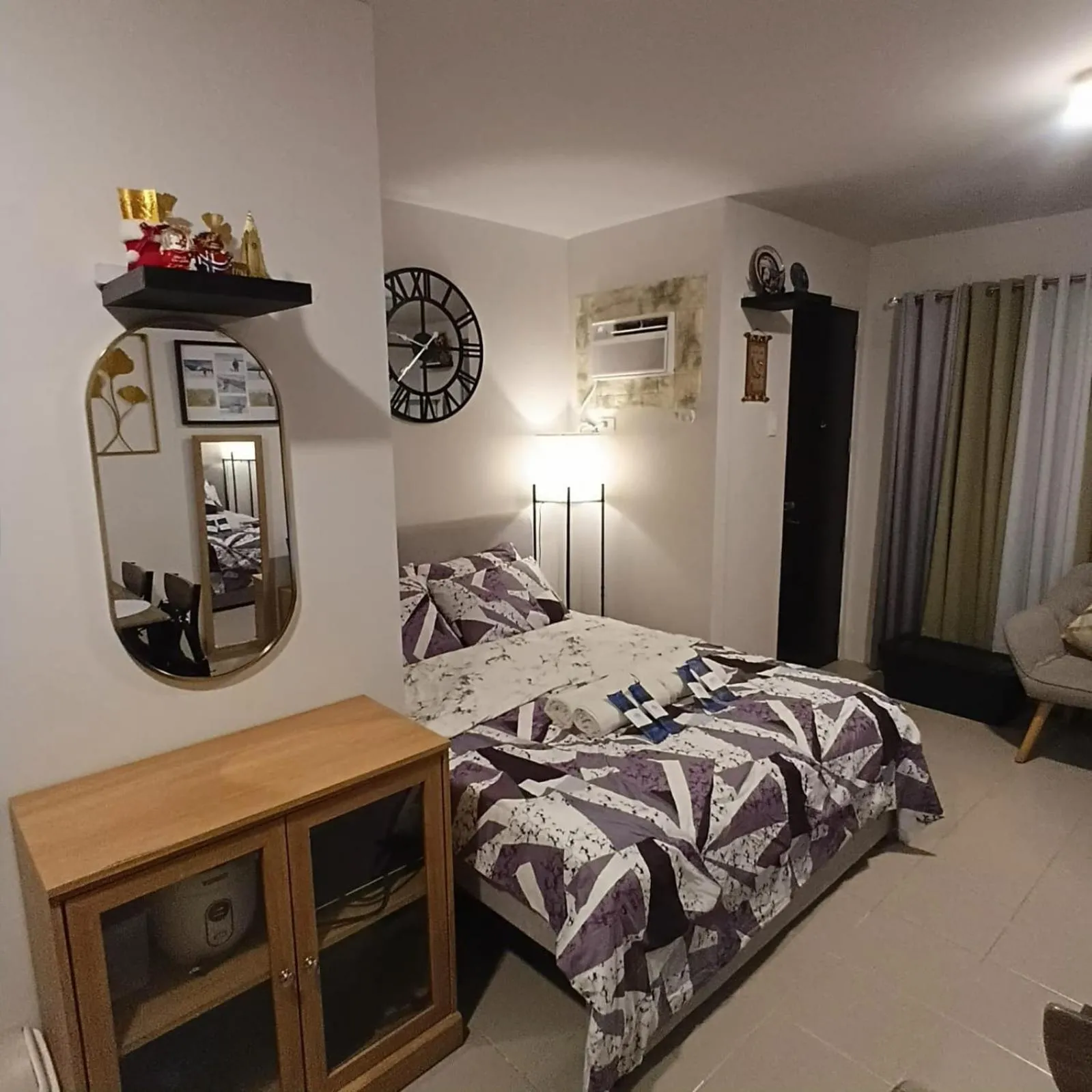 Comfy WalkUp Studio Near Mactan Airport Free WiFi and Netflix
