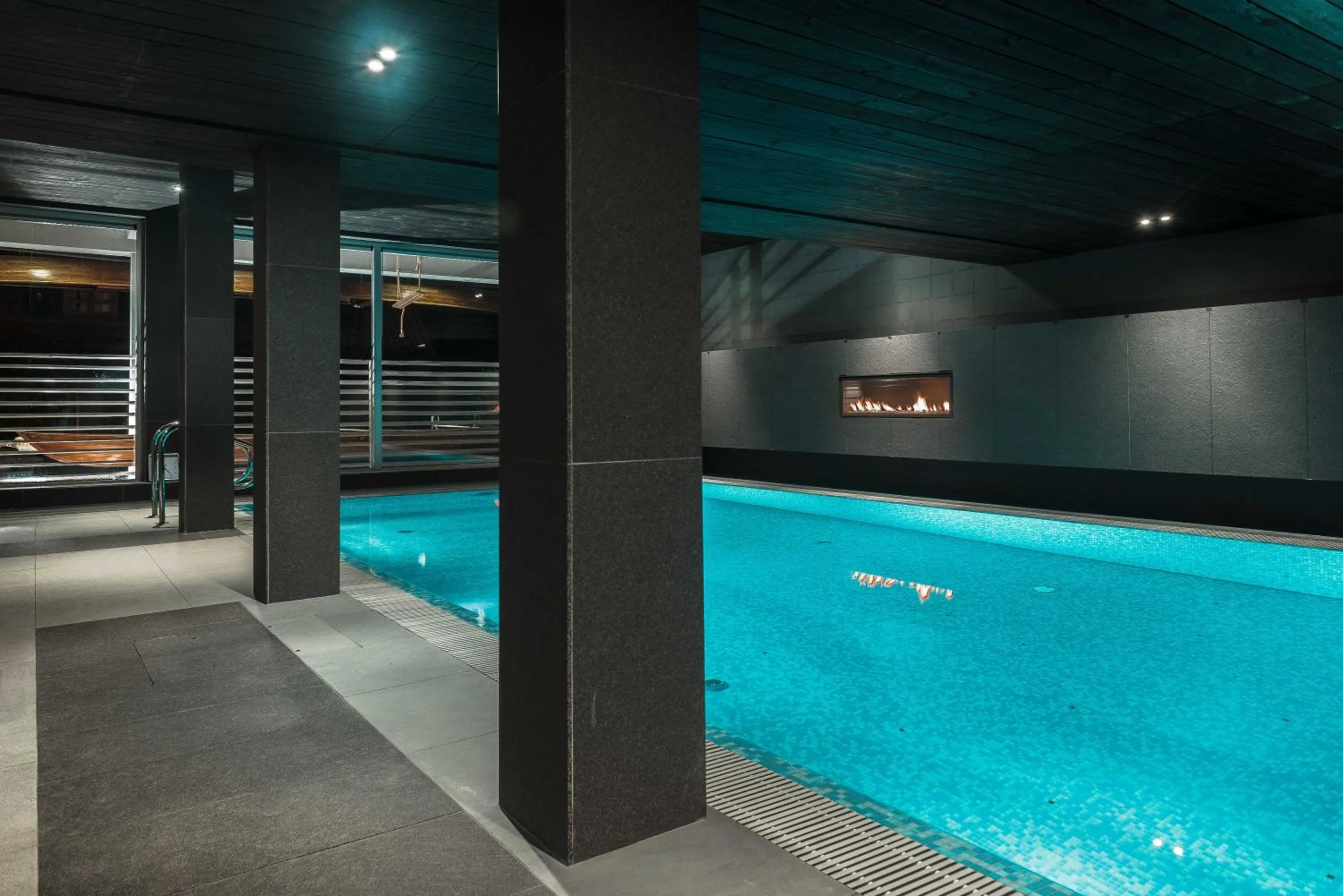 Swimming pool in Galery69