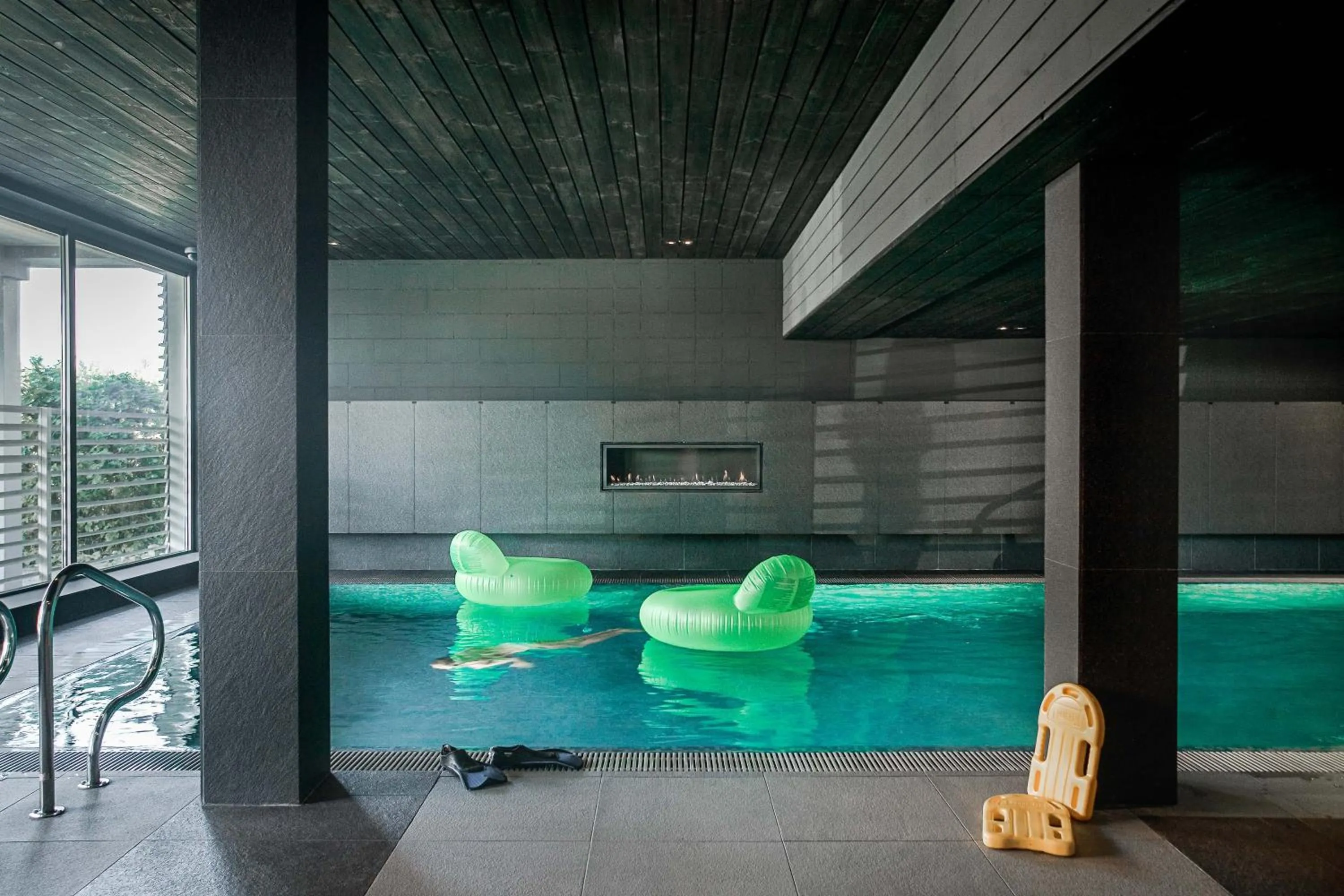 Swimming pool in Galery69