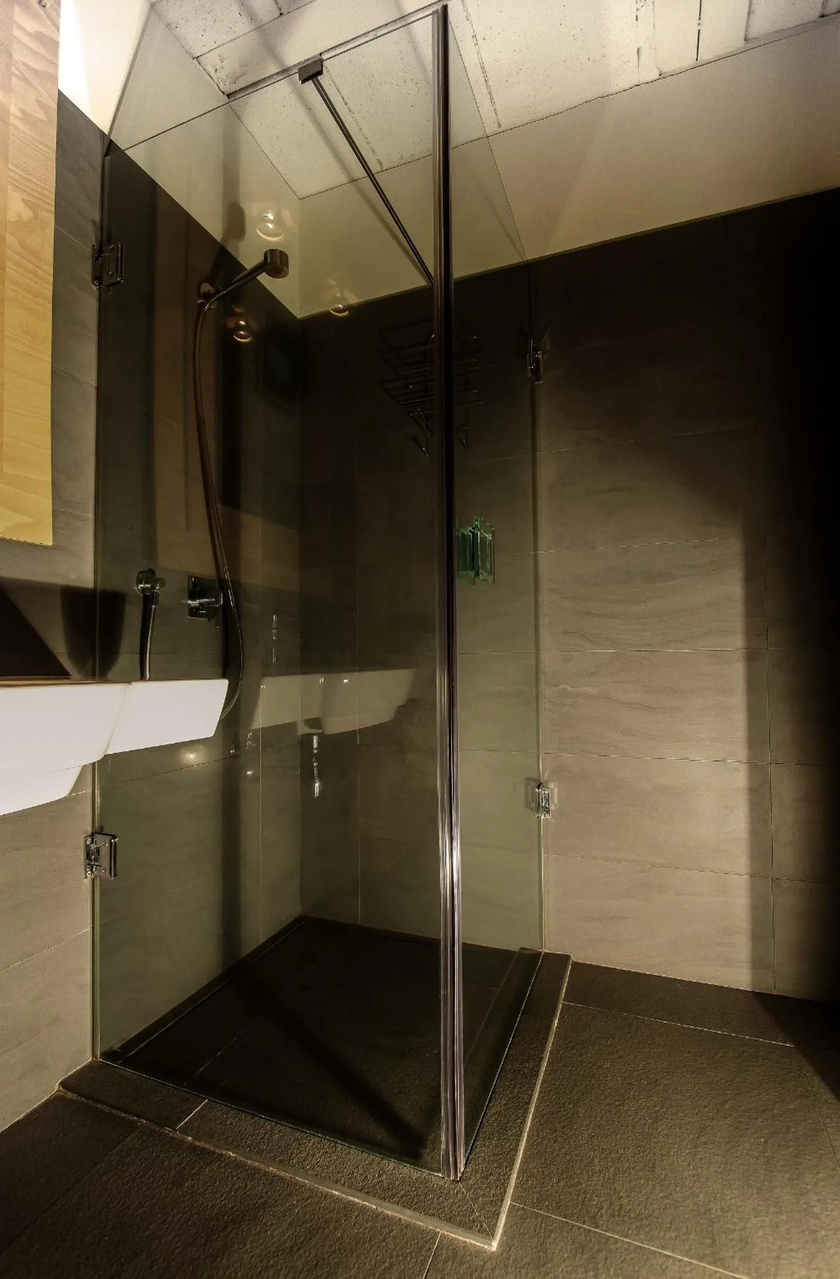 Shower in Galery69