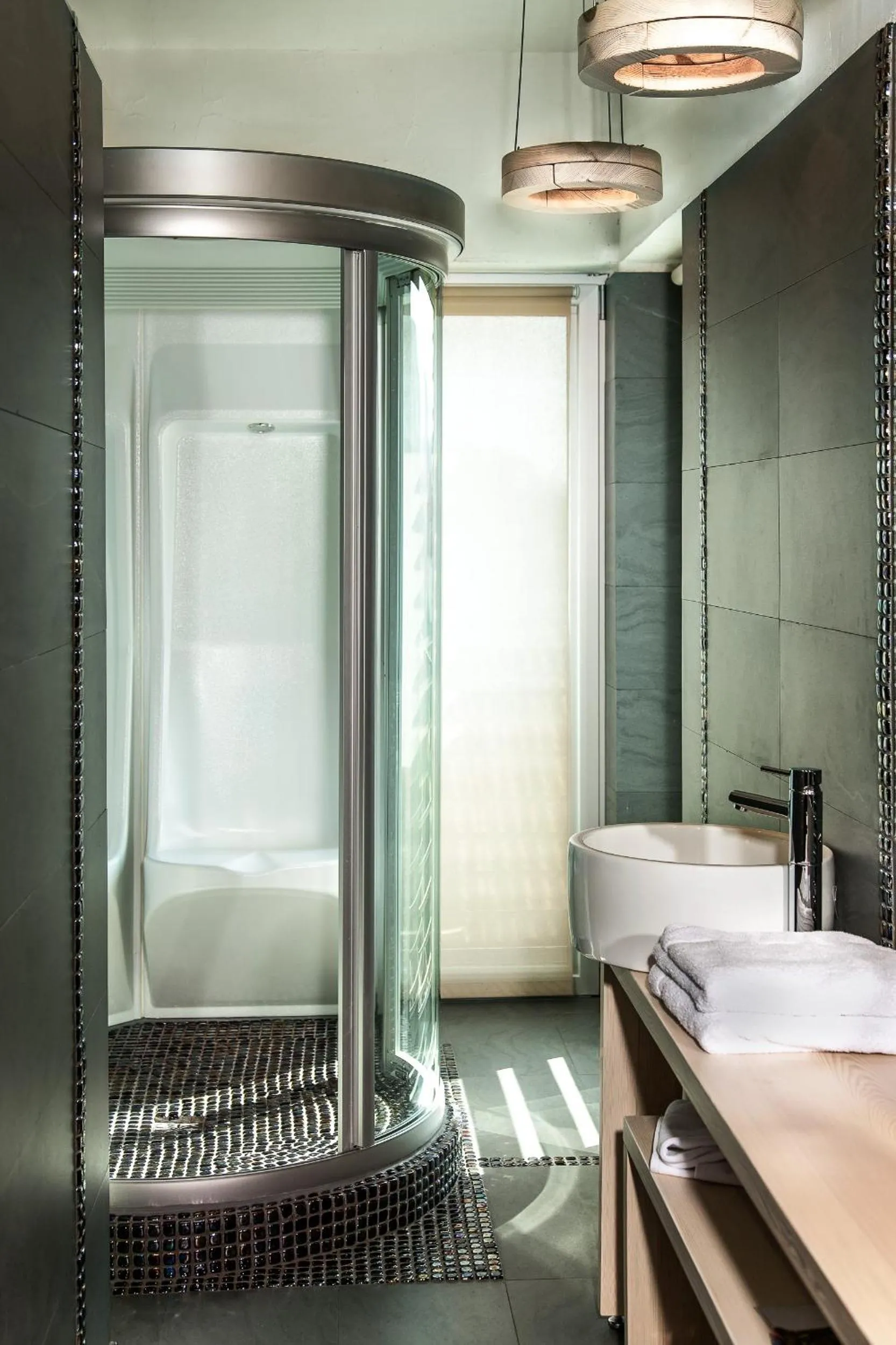 Shower in Galery69