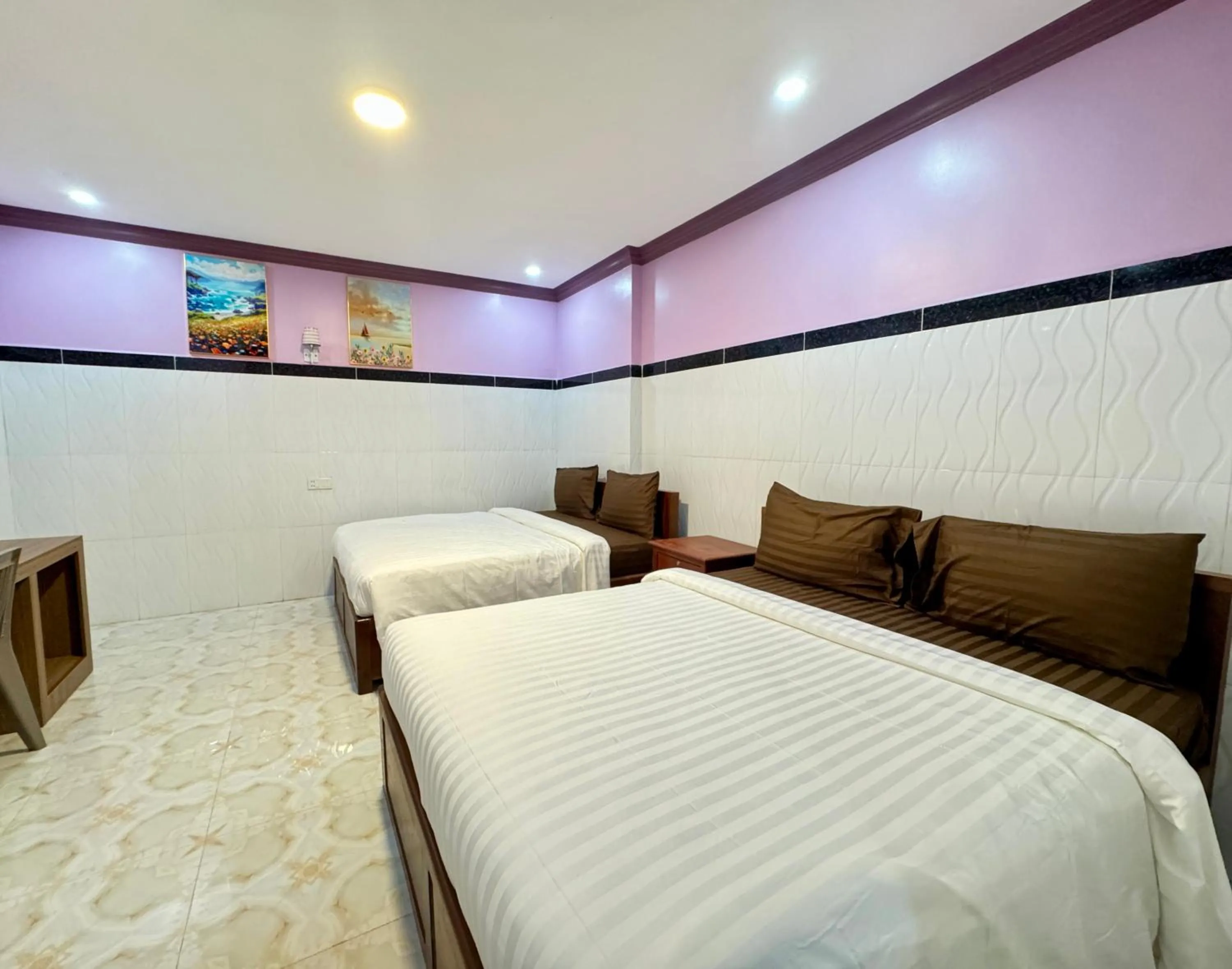 Photo of the whole room, Bed in The Cozy Corner-Budget Hotel