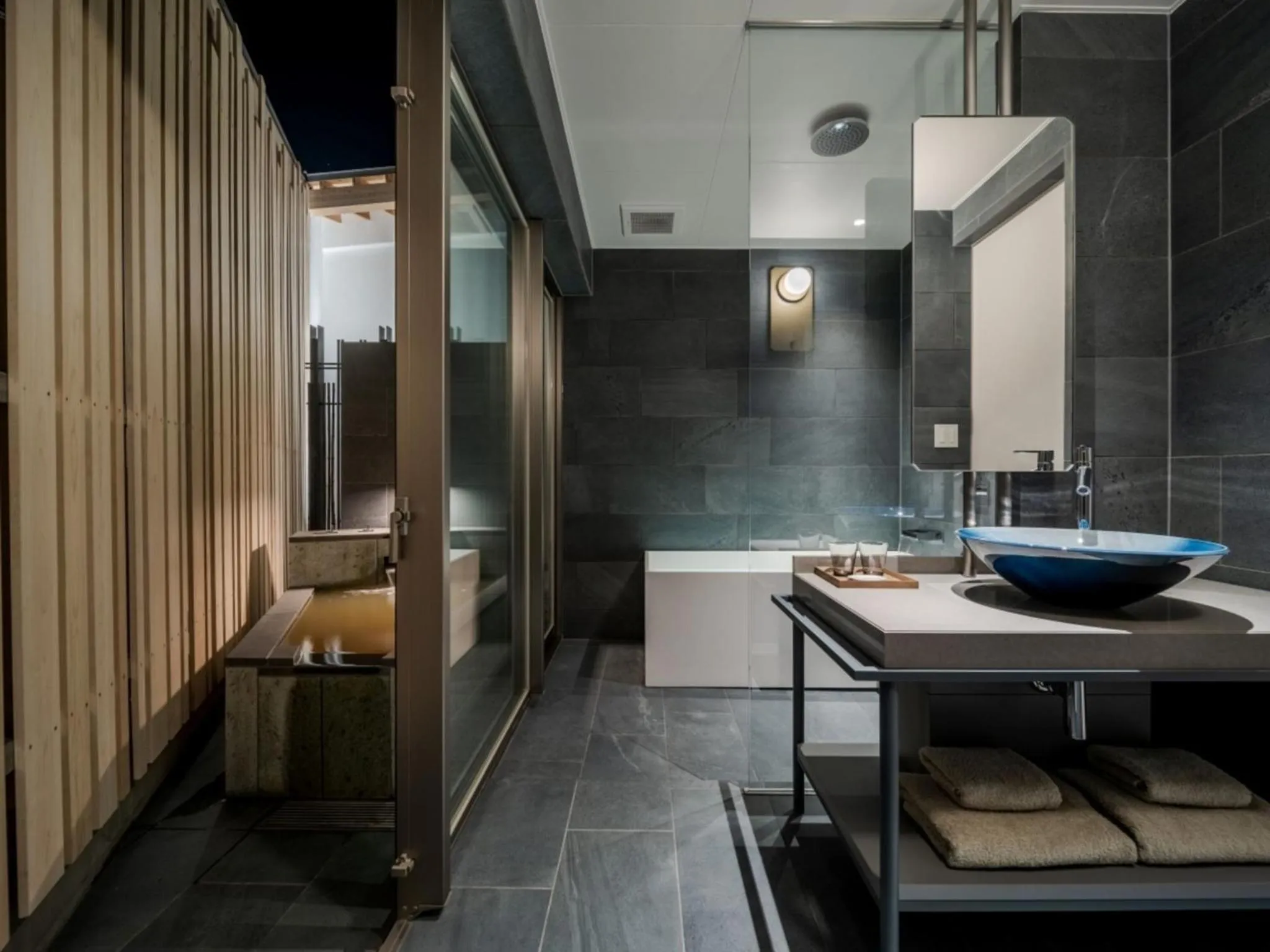 Bathroom in ITOMACHI Hotel 0