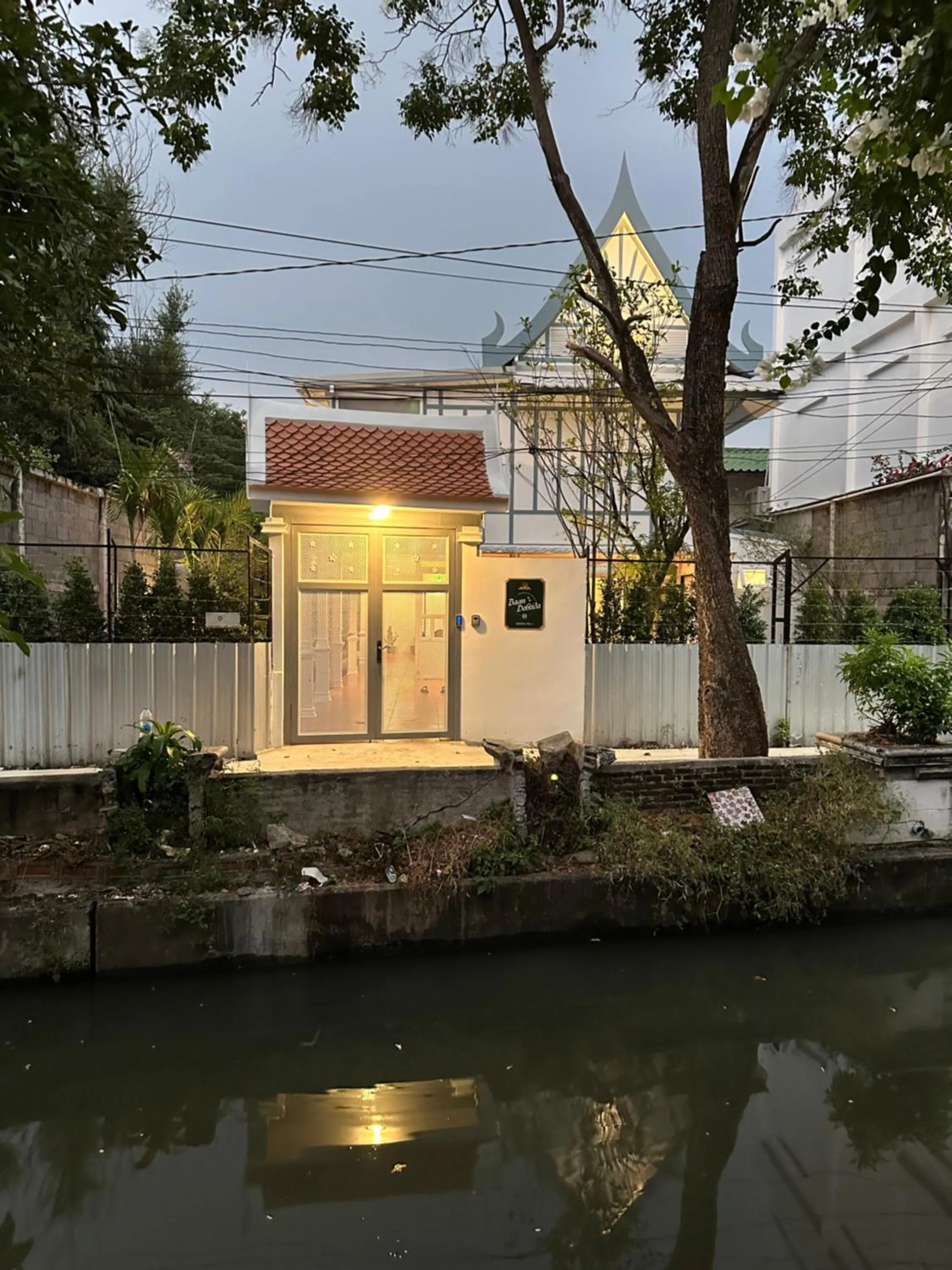Baan Debtida