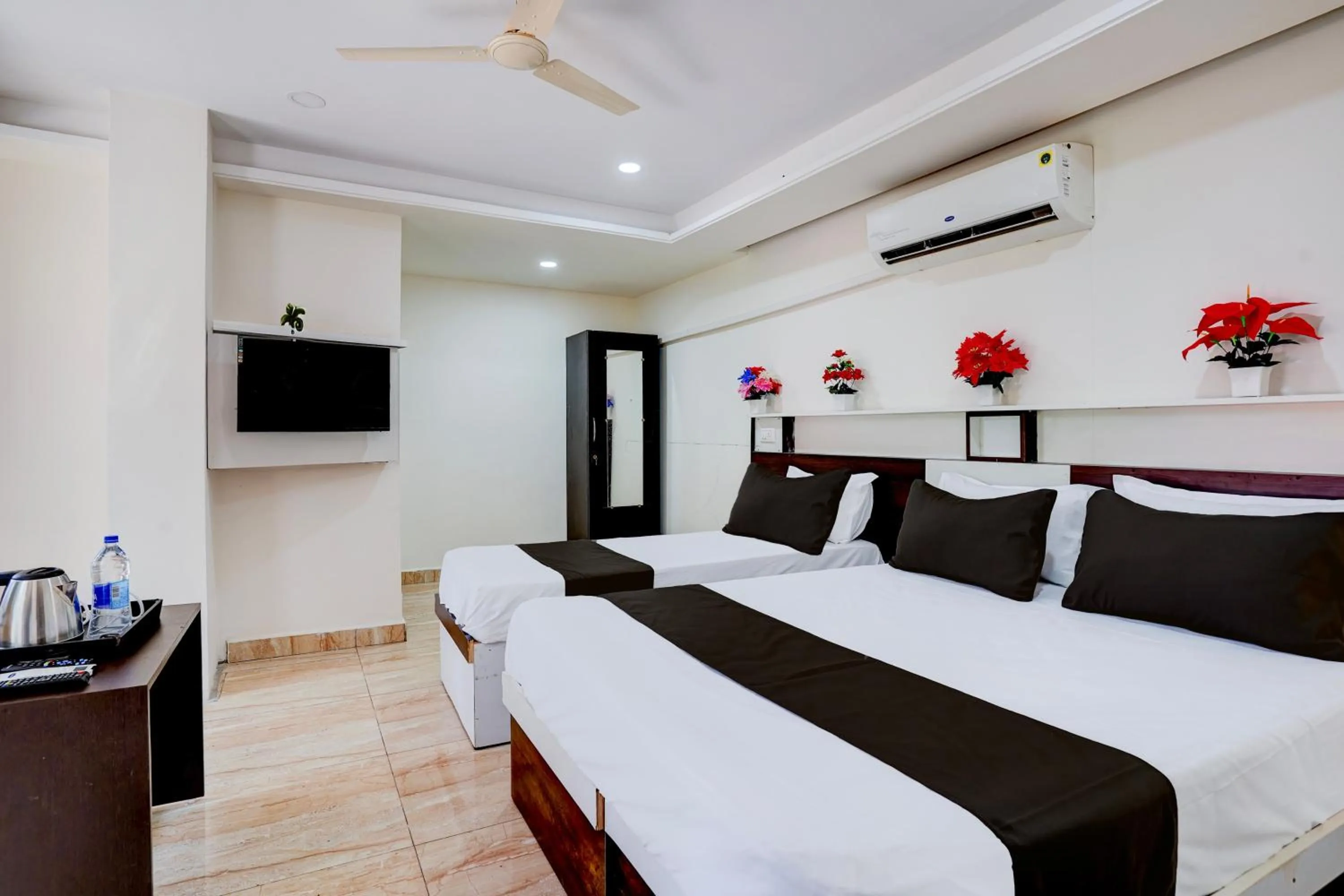 Bedroom in Hotel O SGR Palace