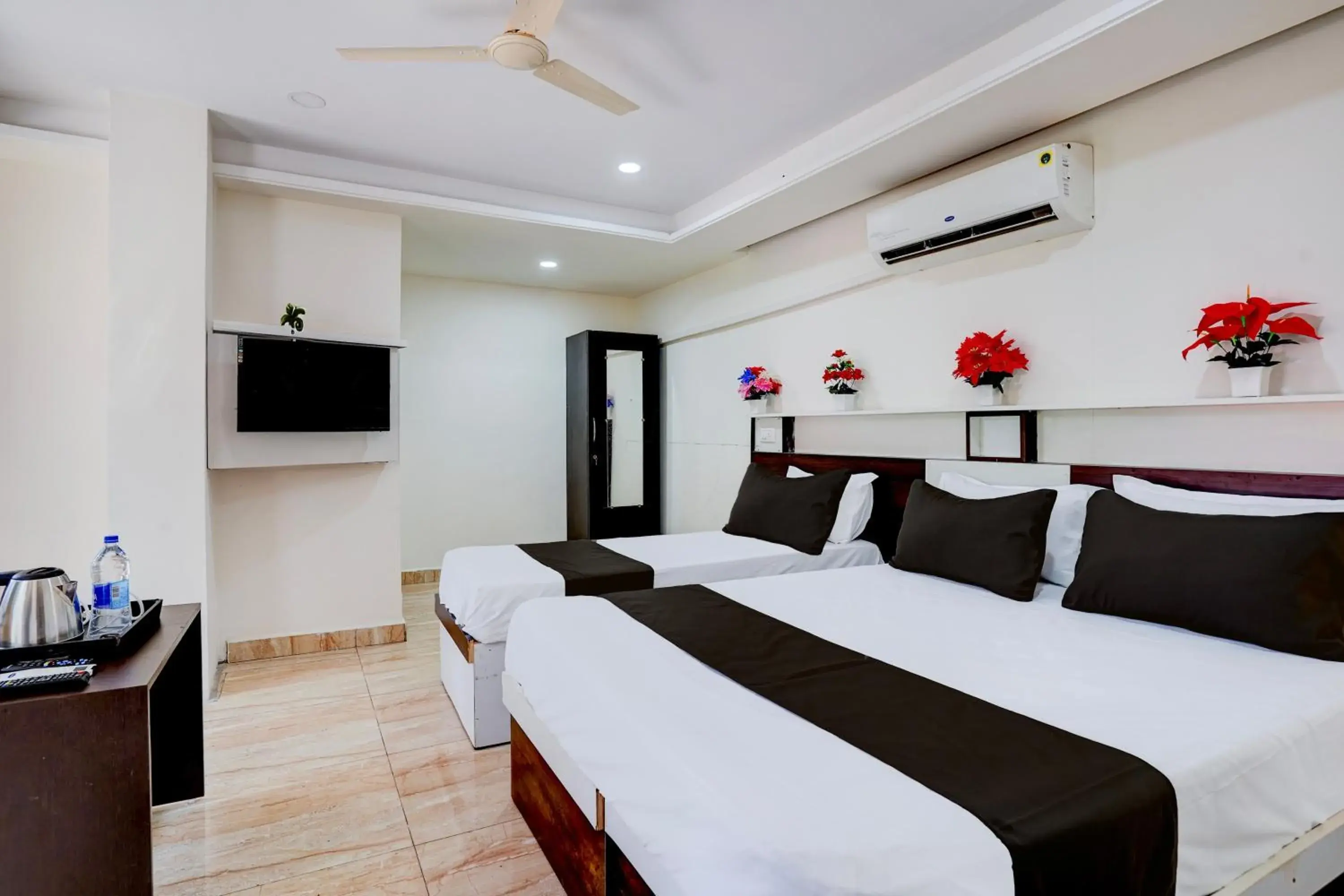 Bedroom, Bed in Super Hotel O SGR Palace Bedroom, Bed in Super Hotel O SGR Palace