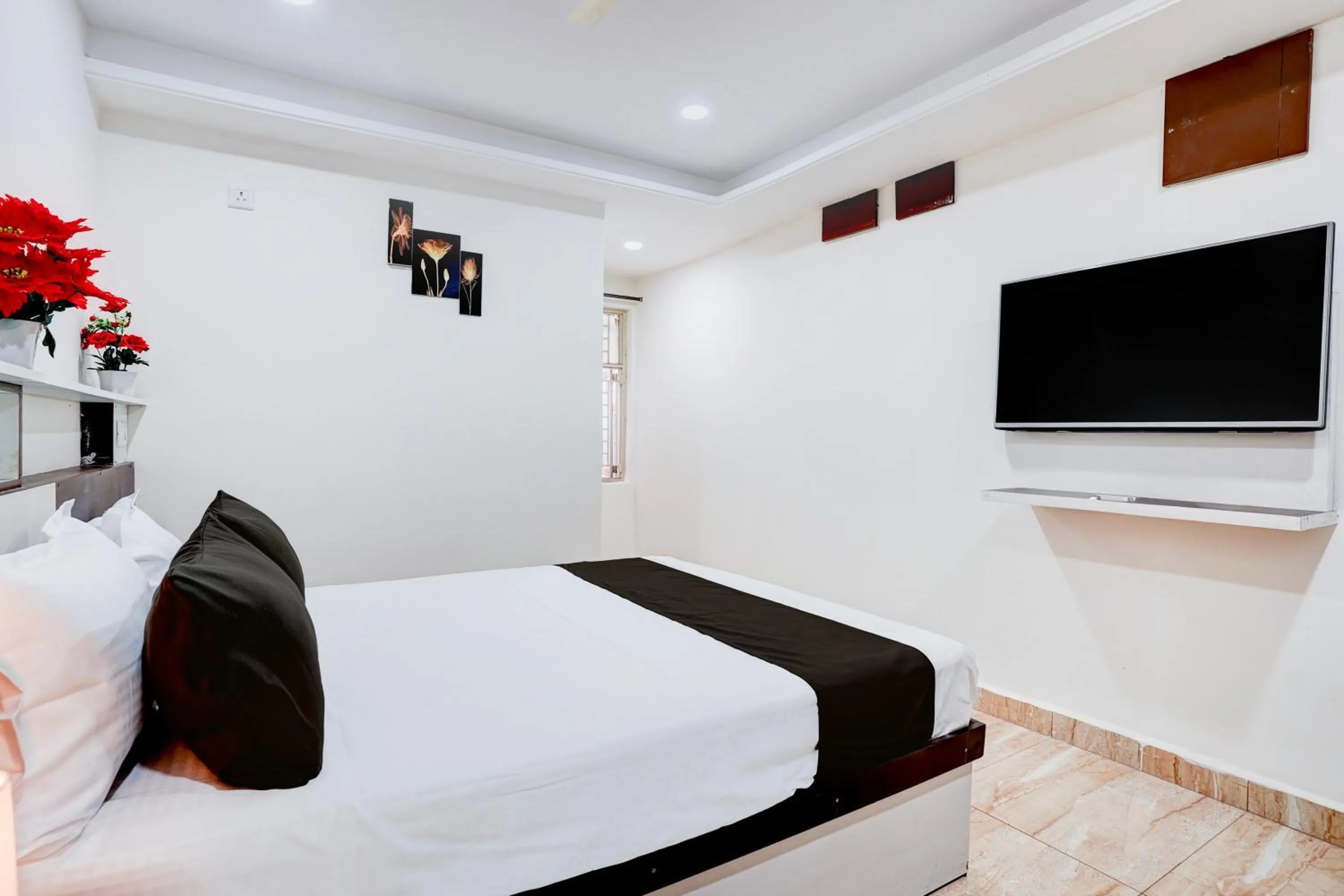 Bedroom in Hotel O SGR Palace