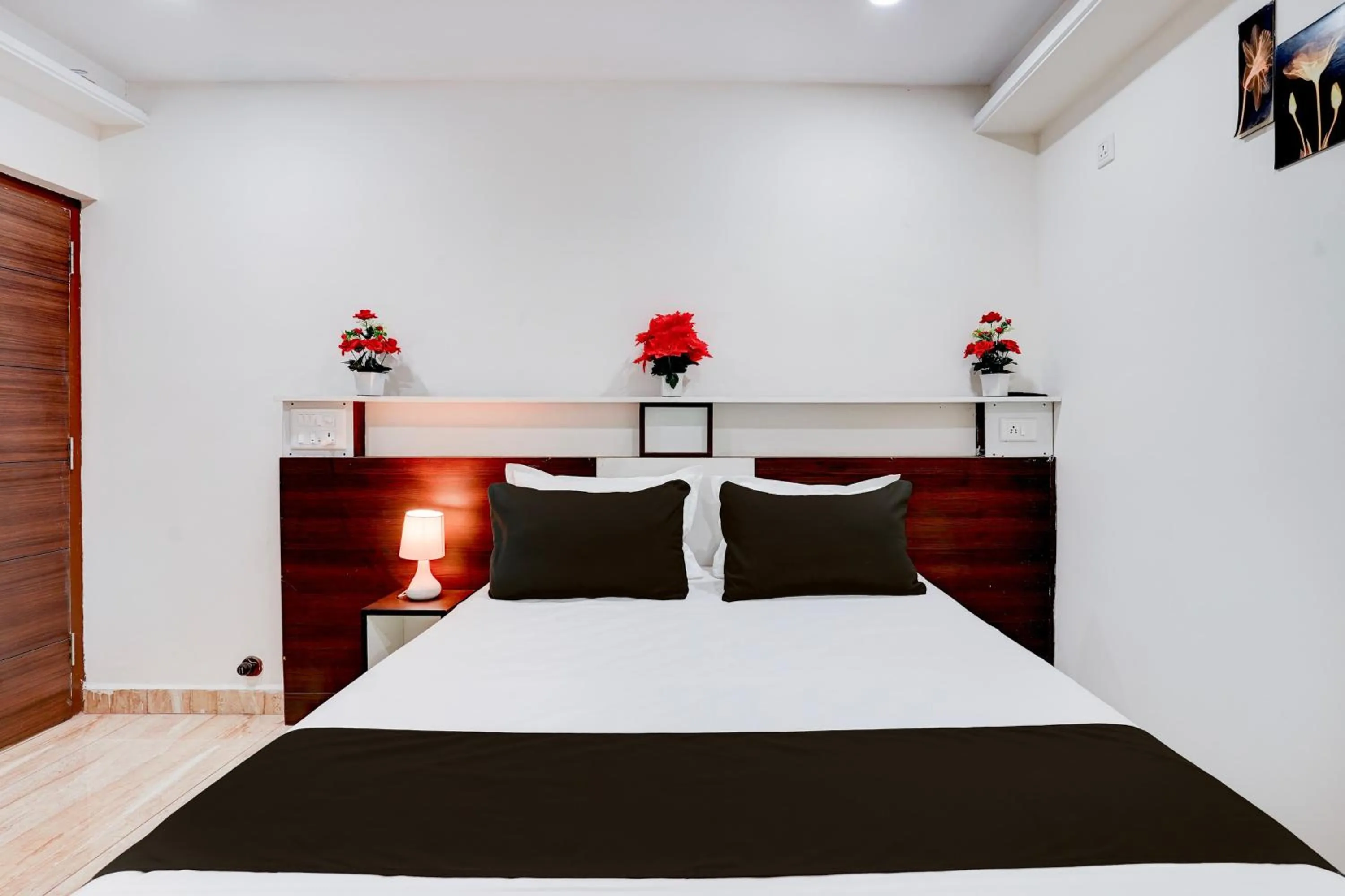 Bedroom in Hotel O SGR Palace