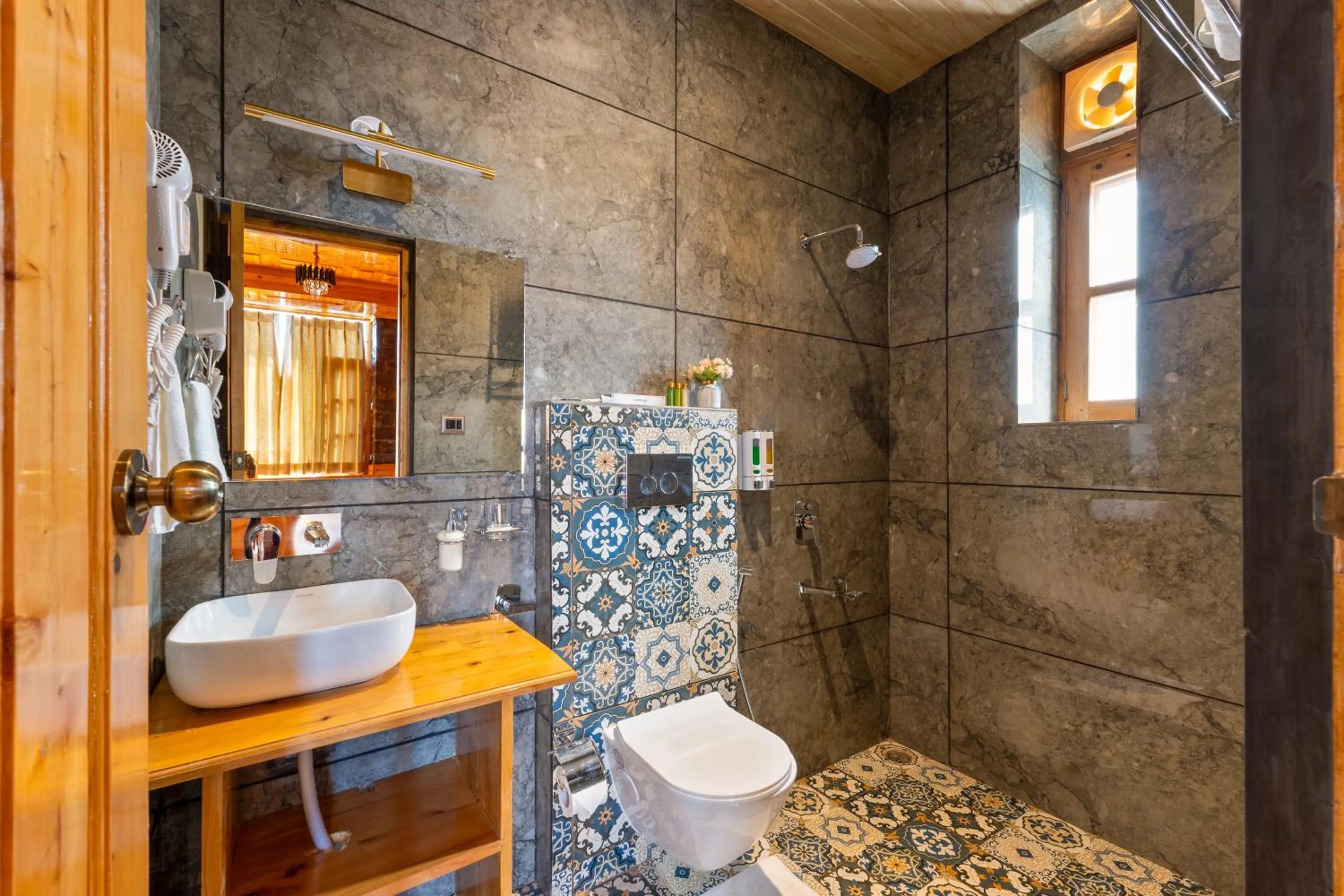 Bathroom in Kathkuni by Jomotel - A Pure Veg Boutique Stay