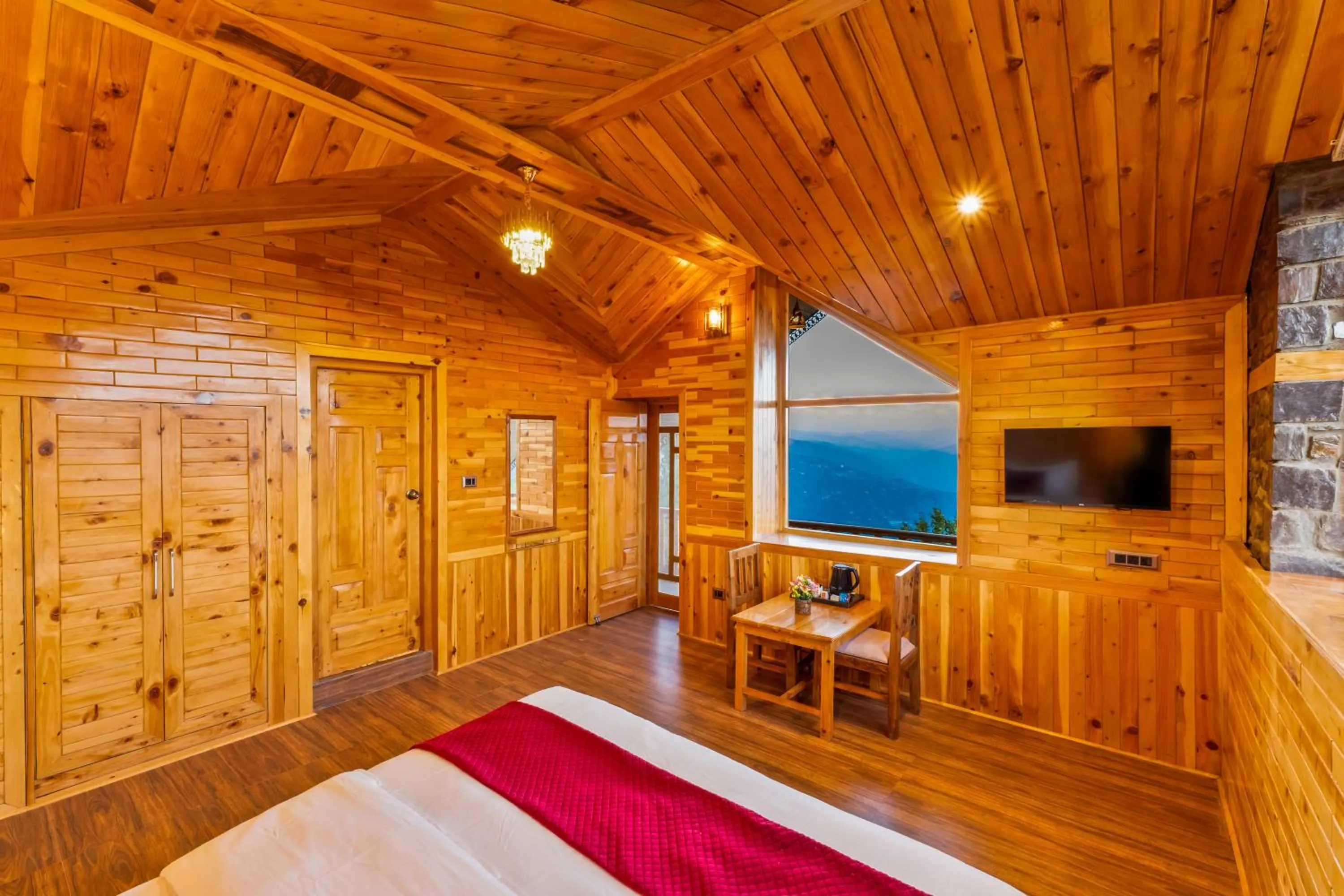 Bedroom, Bed in Kathkuni by Jomotel - A Pure Veg Boutique Stay