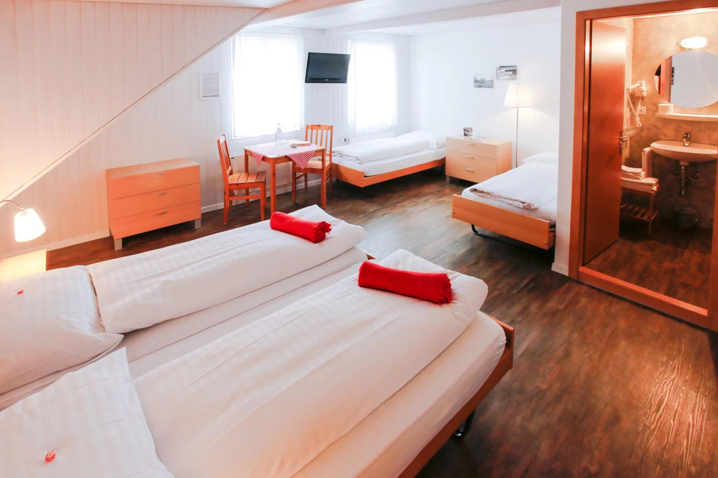 Photo of the whole room, Bed in Landgasthof Schlüssel Alpnach