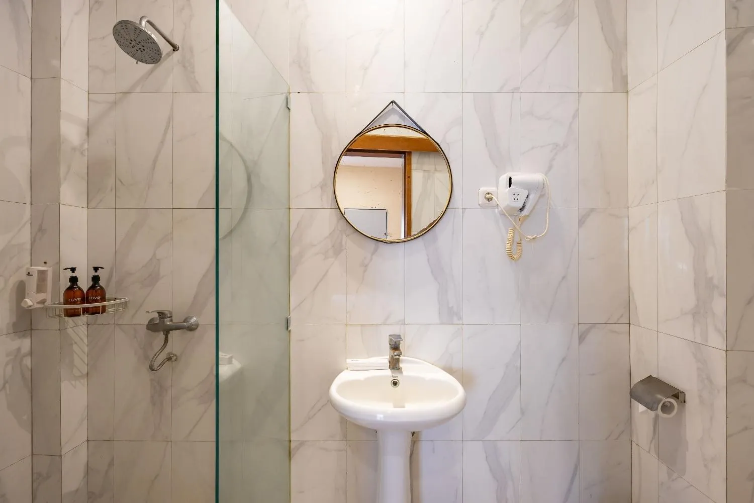 Bathroom in Cove Kavana