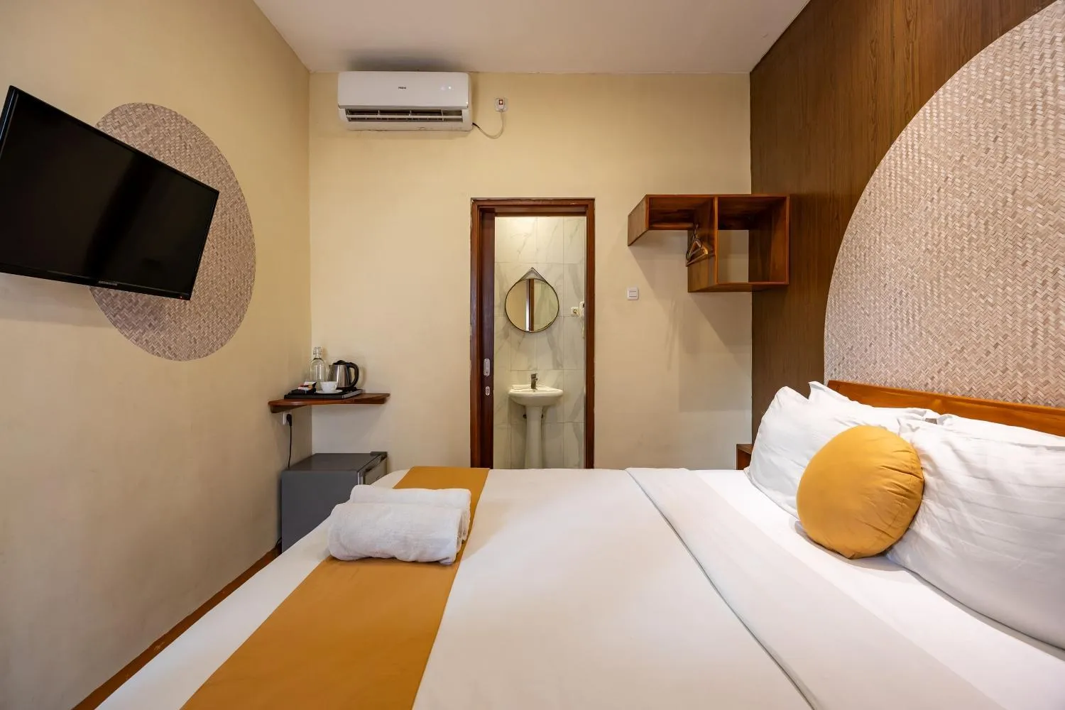 Bedroom, Bed in Cove Kavana