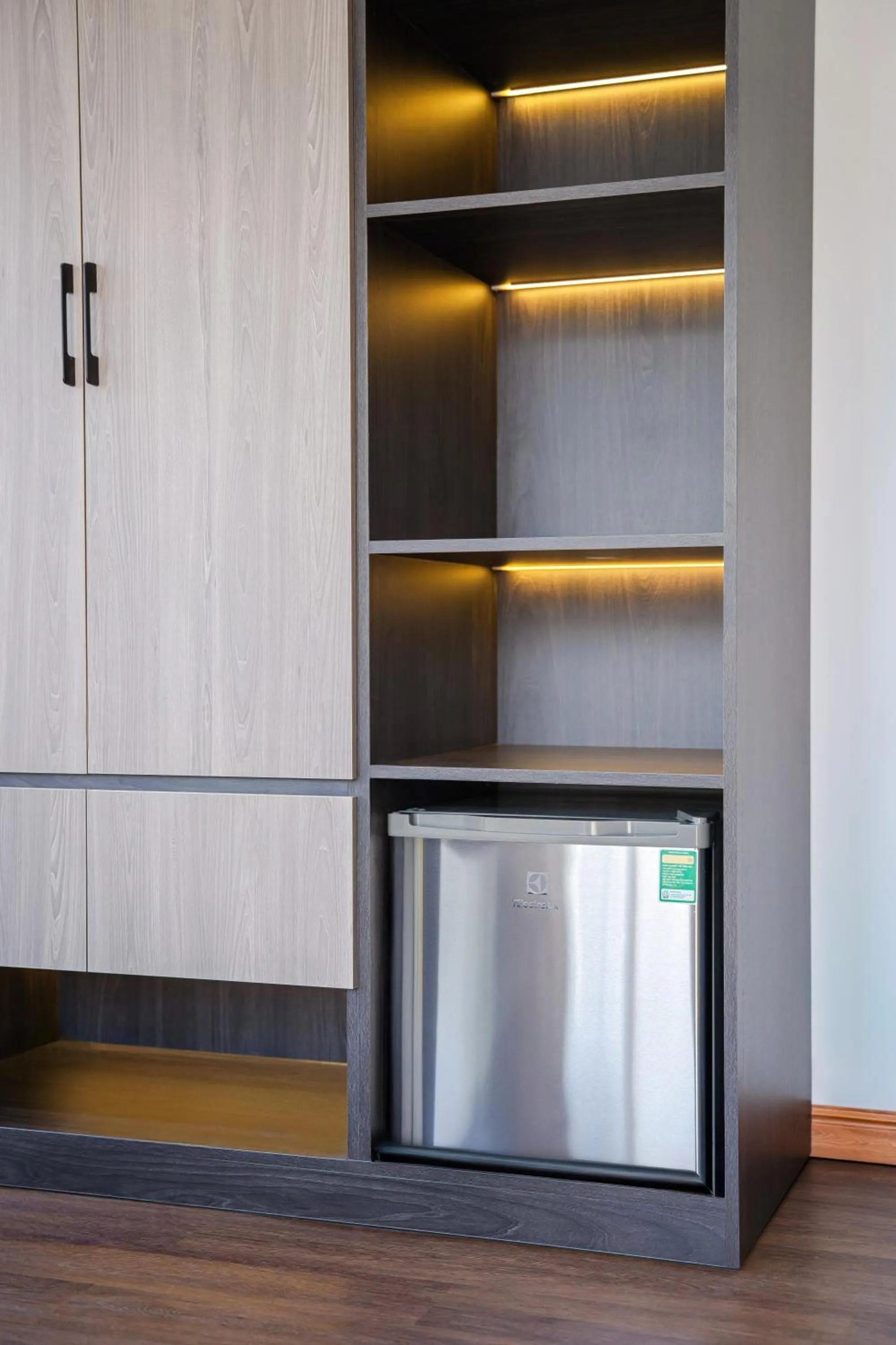 wardrobe in ELC Luxury Da Lat Hotel & Apartment