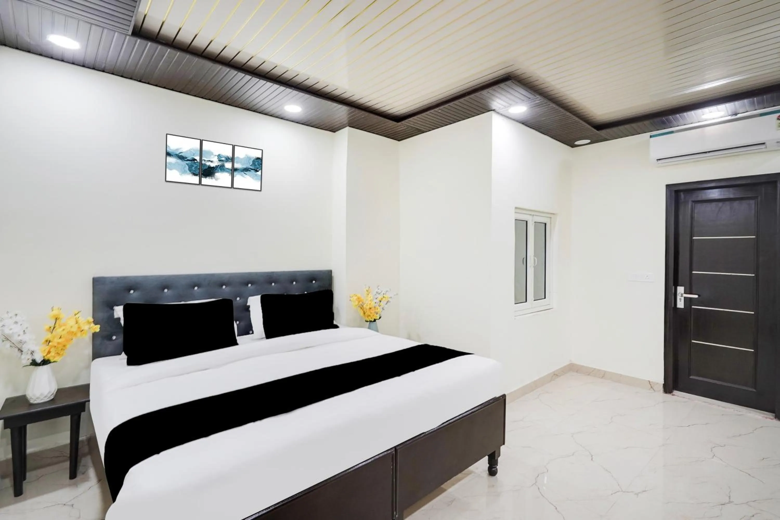 Bedroom, Bed in Super Collection O Nirman Vihar