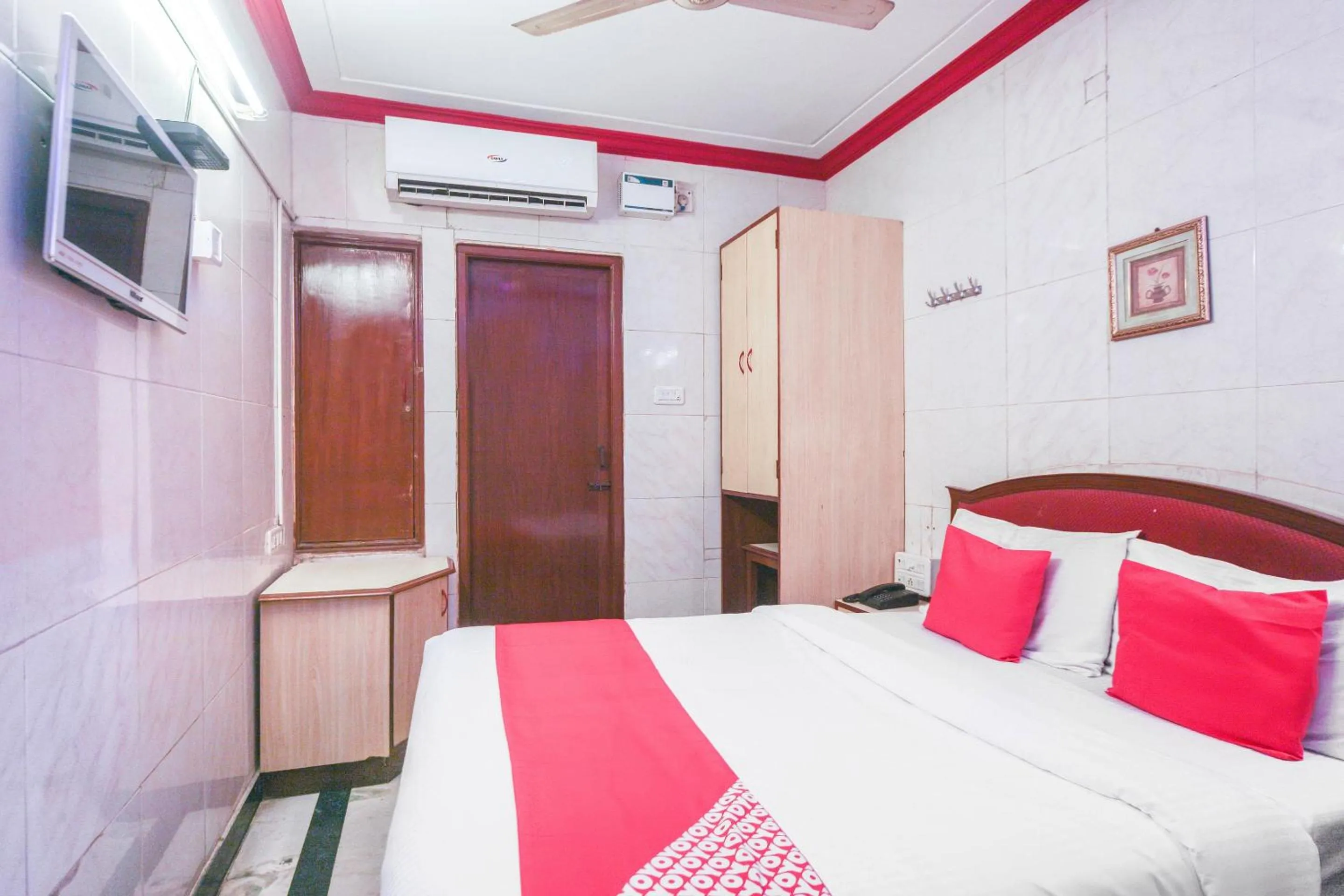 Bedroom, Bed in Hotel O Kumaran Park