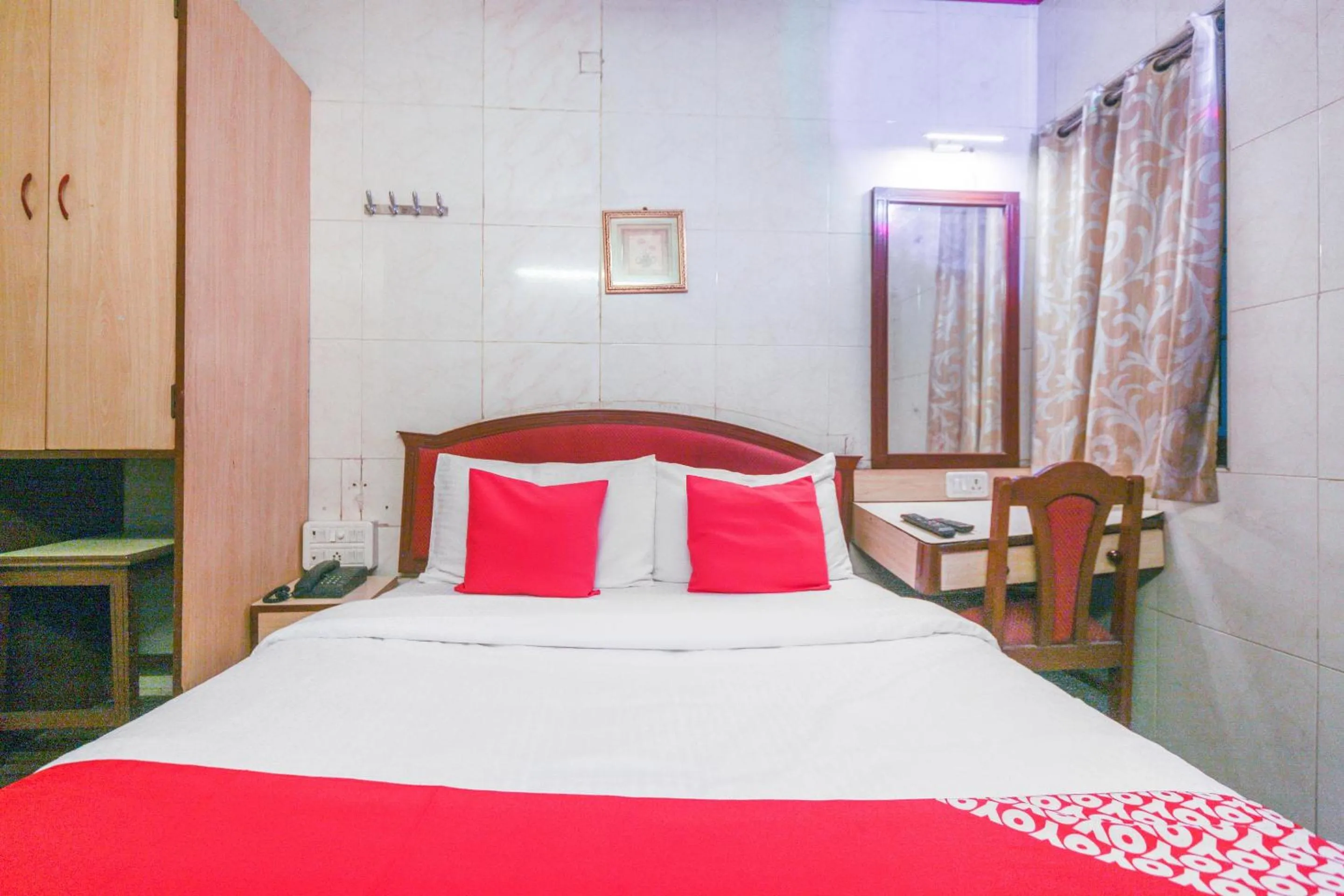 Bathroom, Bed in Hotel O Kumaran Park