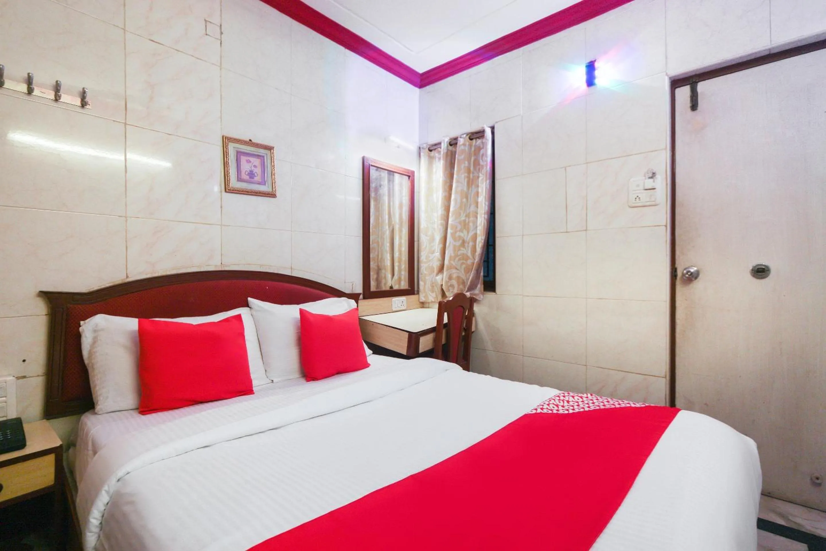 Bedroom, Bed in Hotel O Kumaran Park