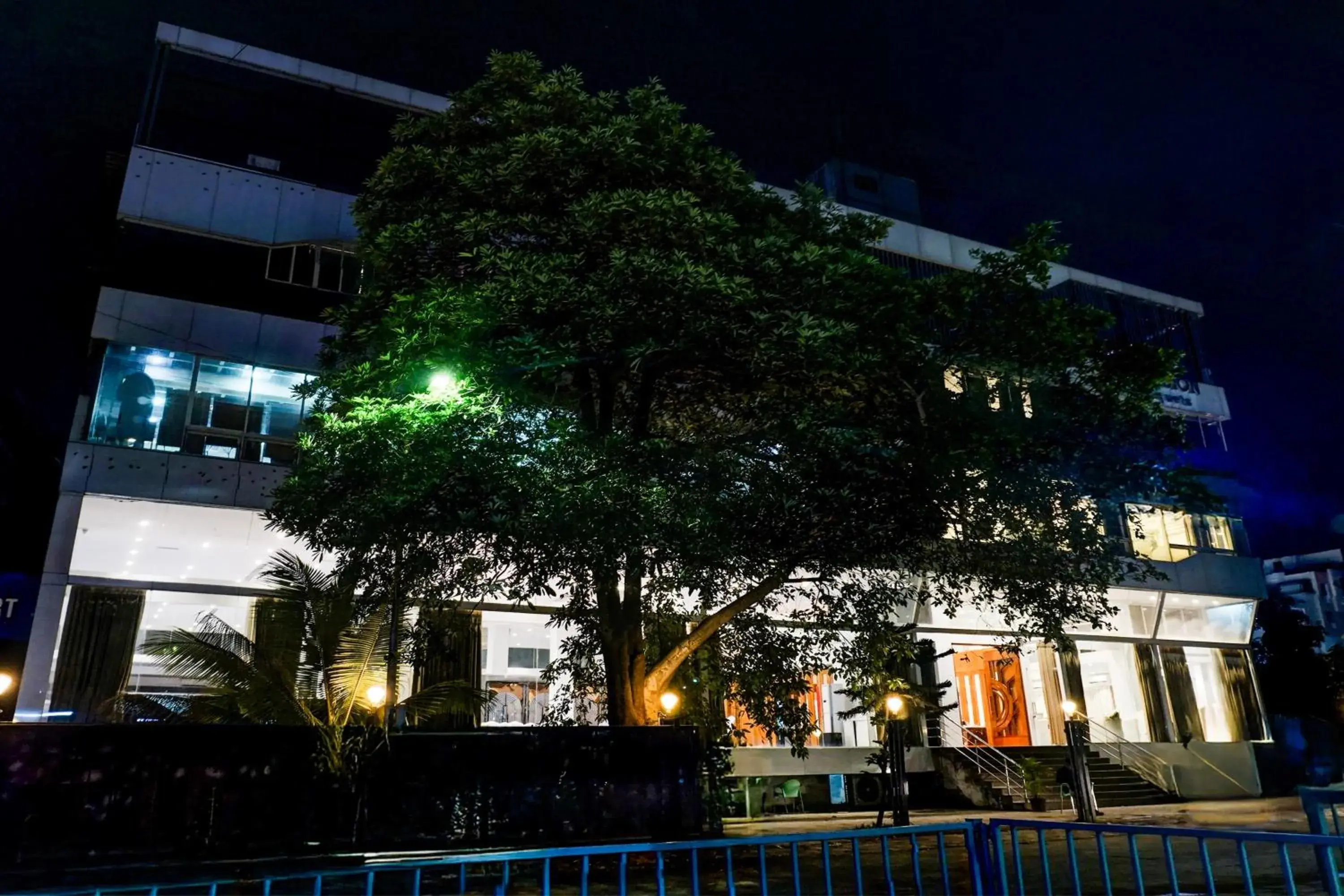 Facade/entrance in Super Townhouse Oak Hadapsar Facade/entrance in Super Townhouse Oak Hadapsar