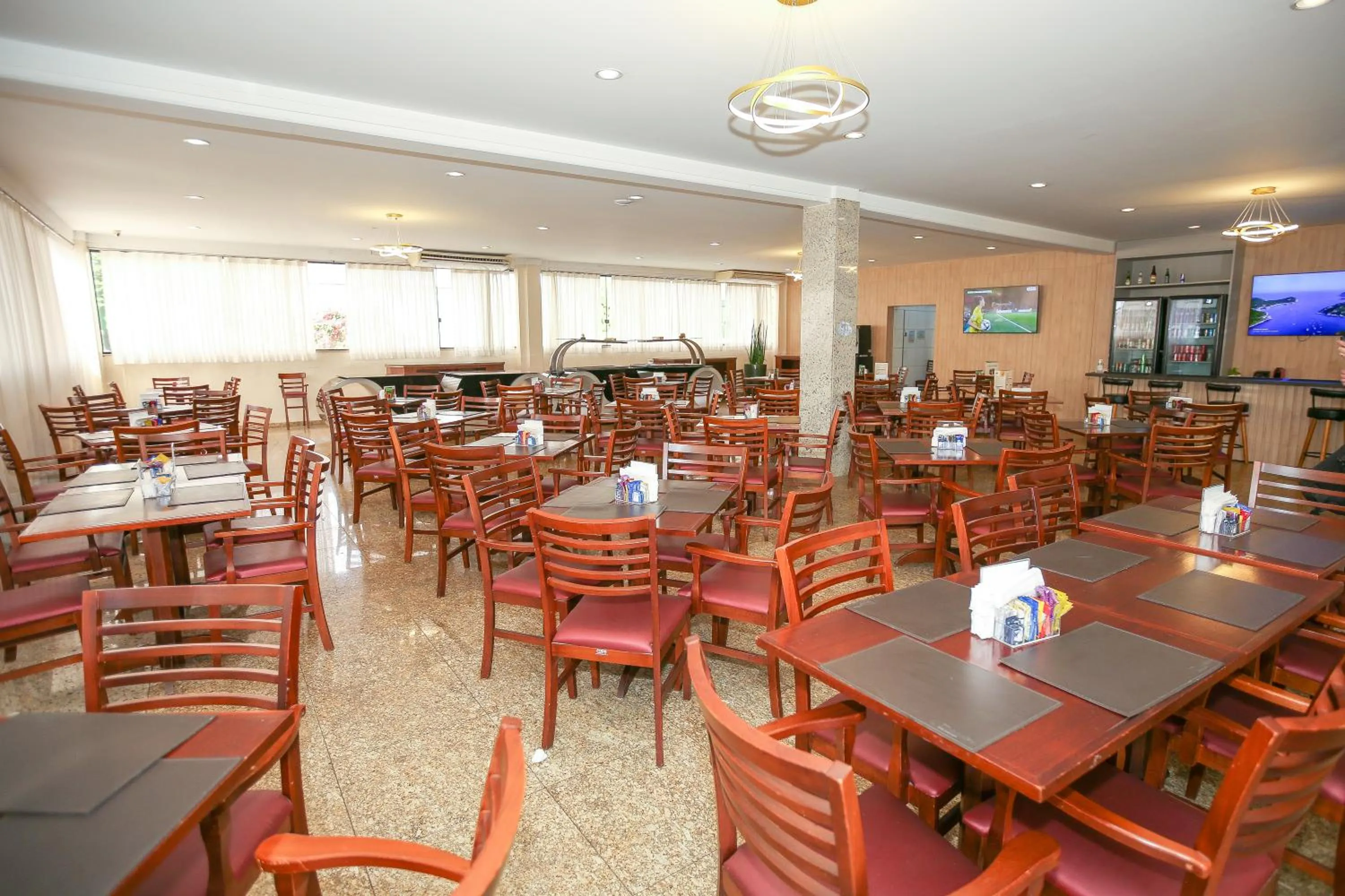 Restaurant/places to eat in Hotel Nacional Inn São Carlos & Convenções