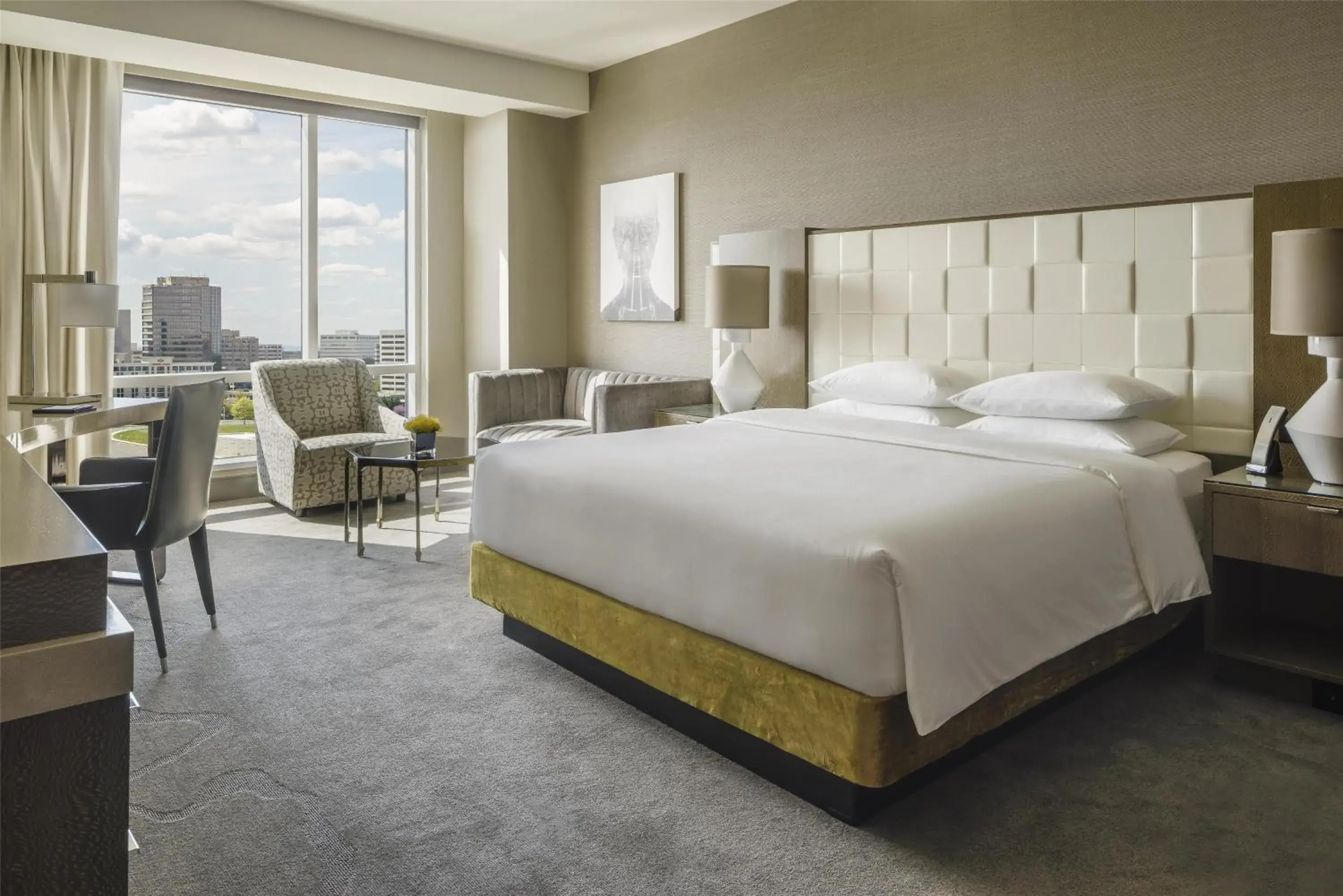 Bedroom, Bed in Hyatt Regency Tysons Corner Center Bedroom, Bed in Hyatt Regency Tysons Corner Center