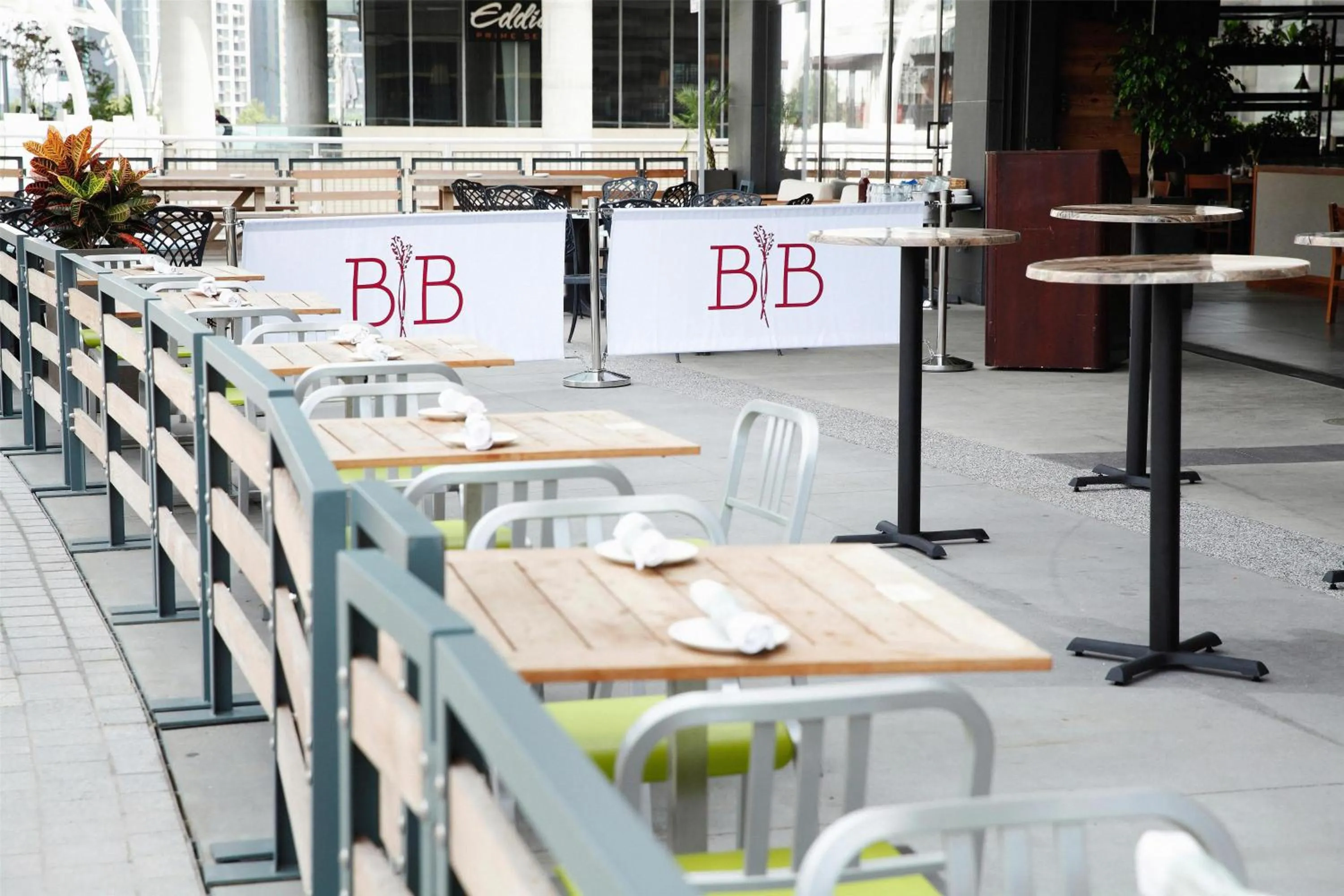 Lounge or bar in Hyatt Regency Tysons Corner Center