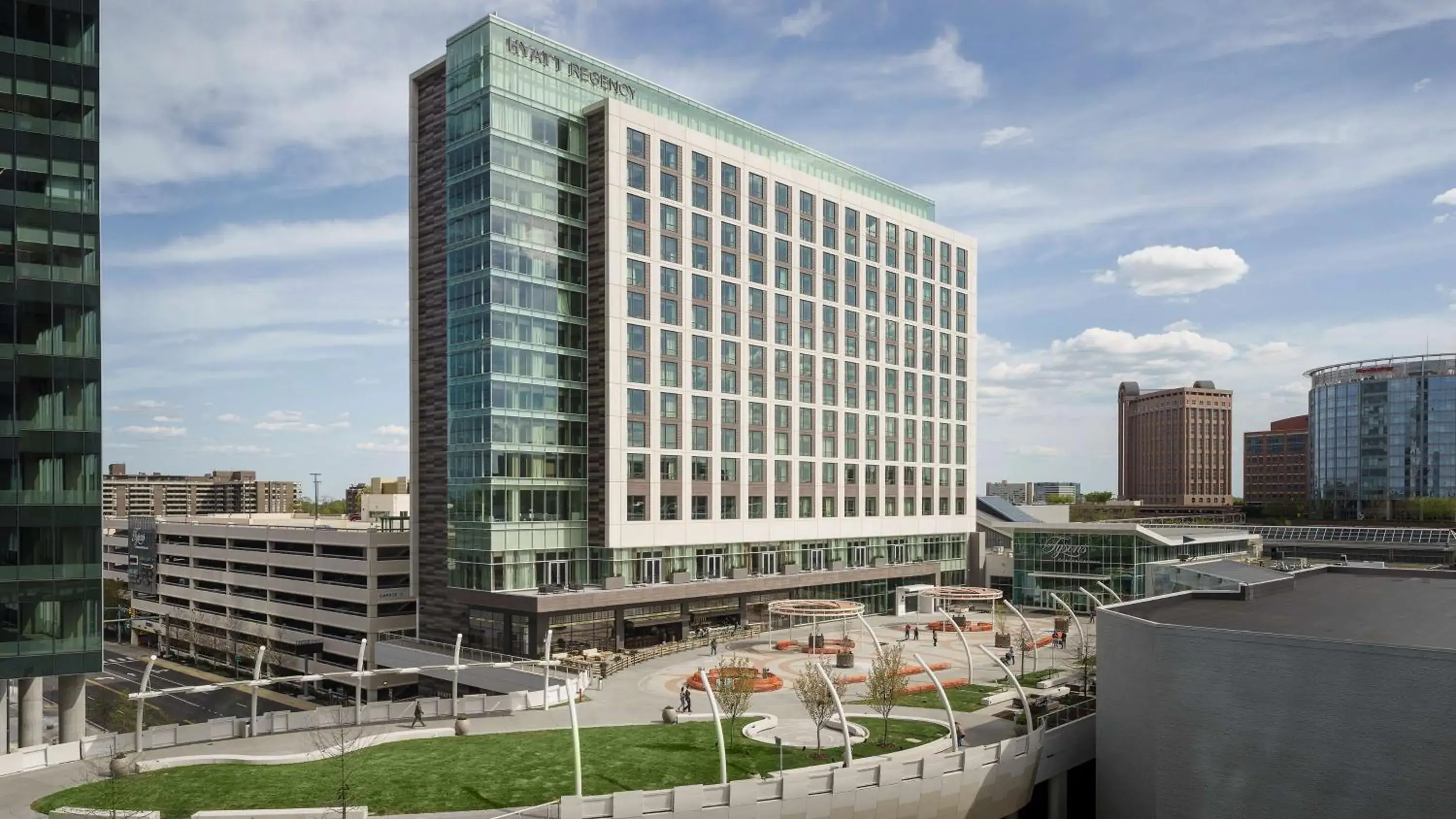 Property building in Hyatt Regency Tysons Corner Center Property building in Hyatt Regency Tysons Corner Center