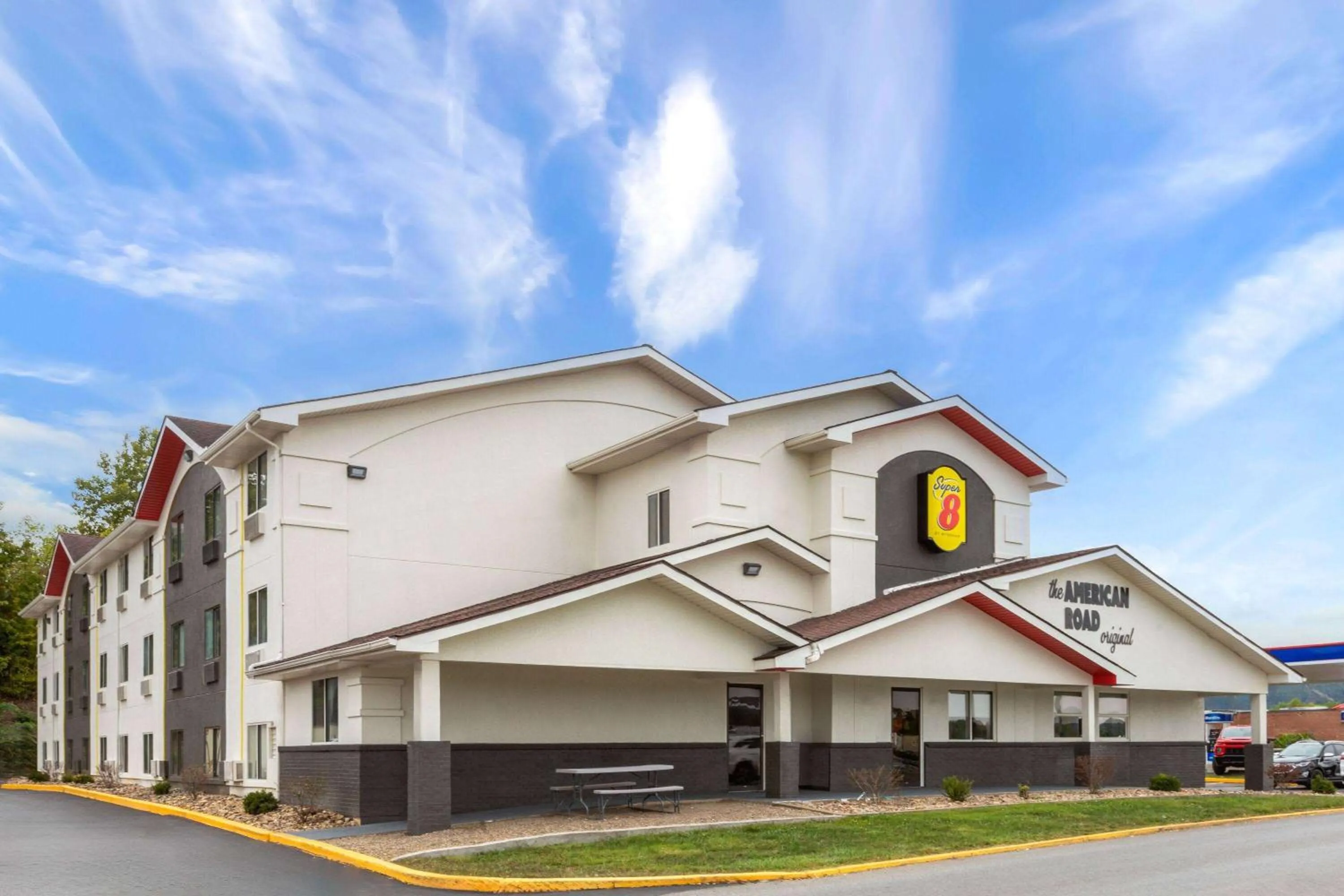 Property building in Super 8 by Wyndham Summersville - New River National Park