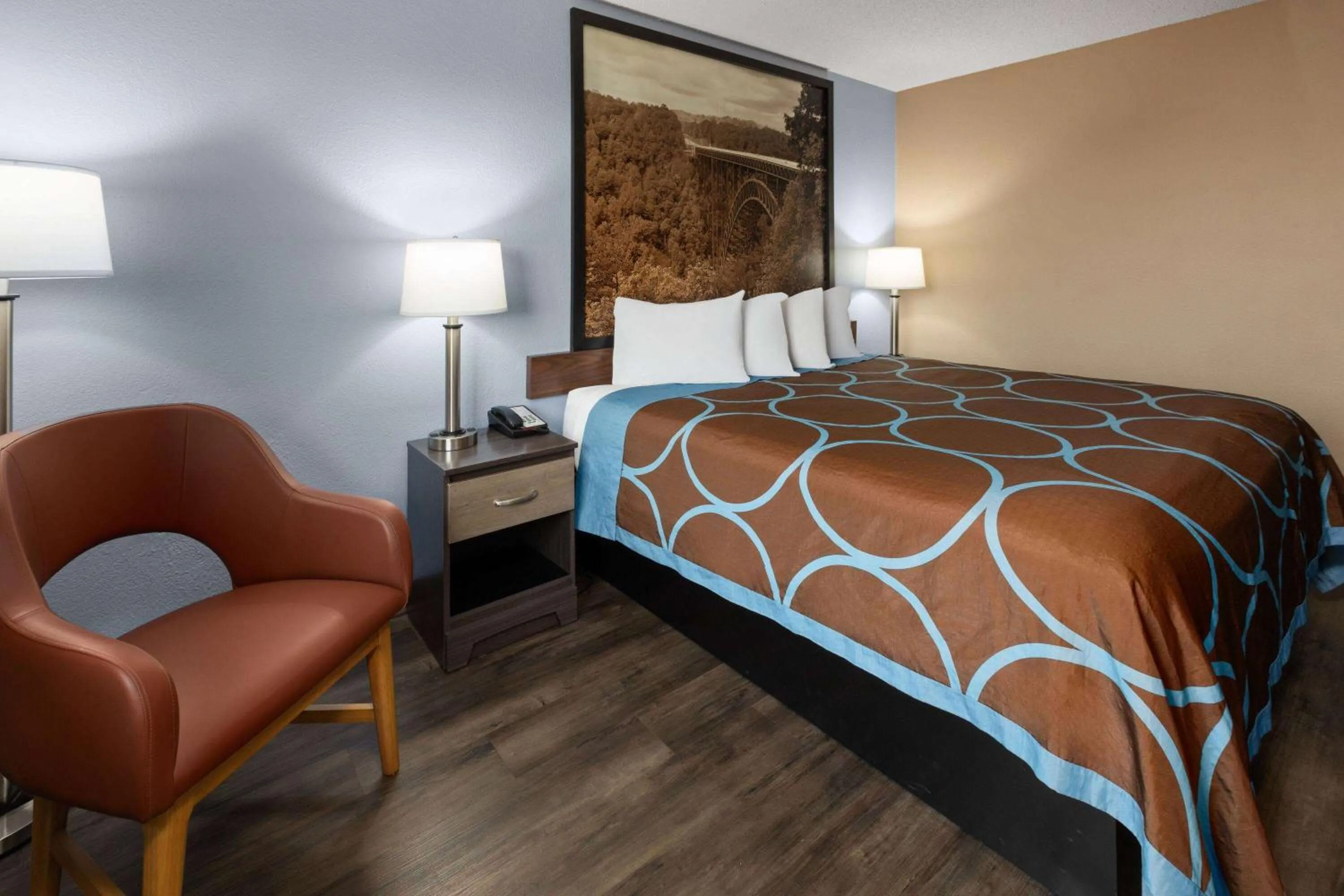 Photo of the whole room, Bed in Super 8 by Wyndham Summersville - New River National Park