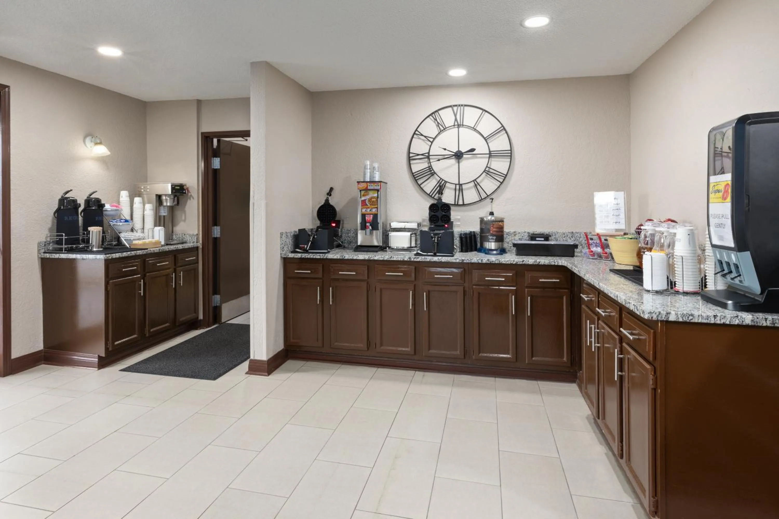 Lobby or reception in Super 8 by Wyndham Summersville - New River National Park