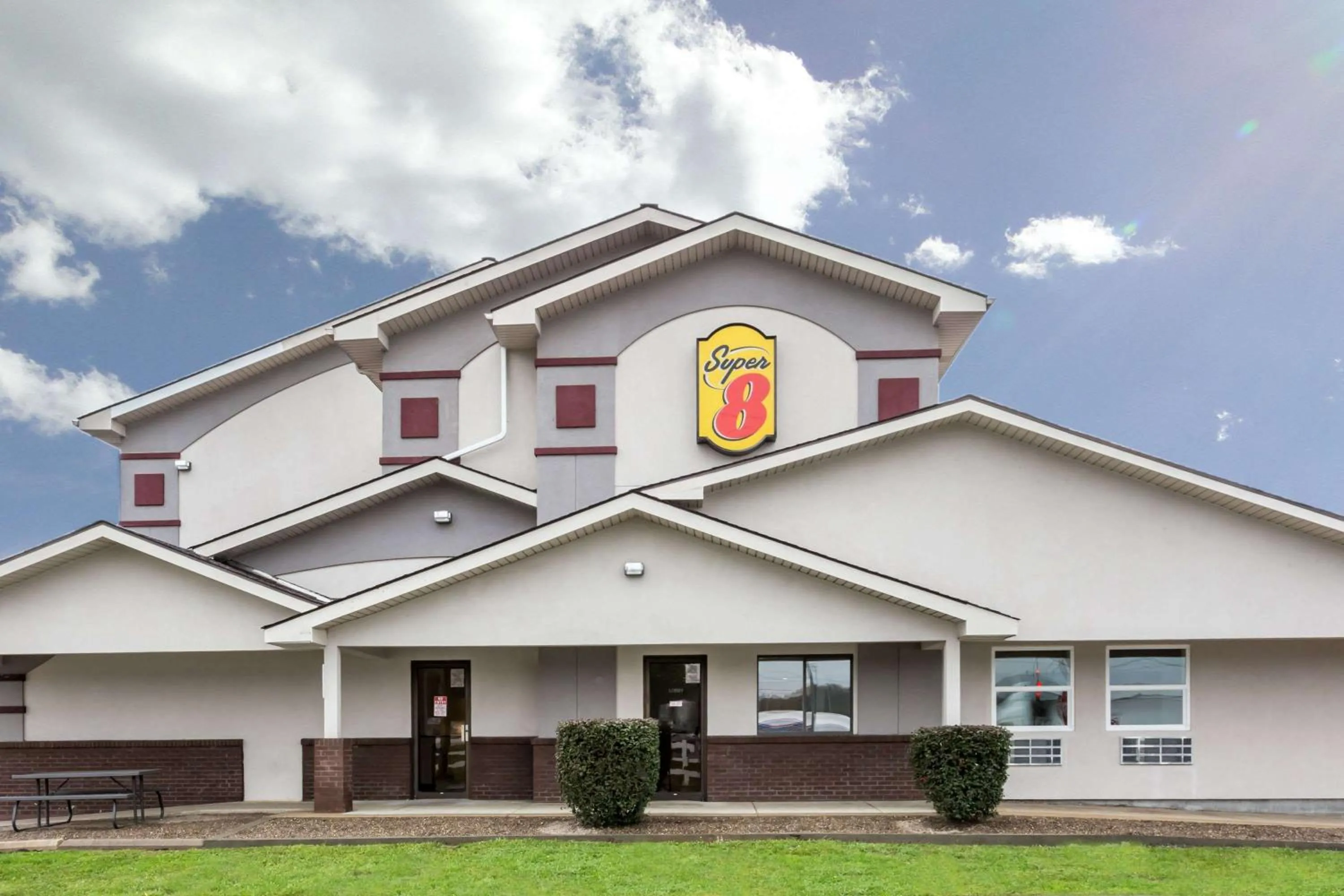 Property building in Super 8 by Wyndham Summersville - New River National Park