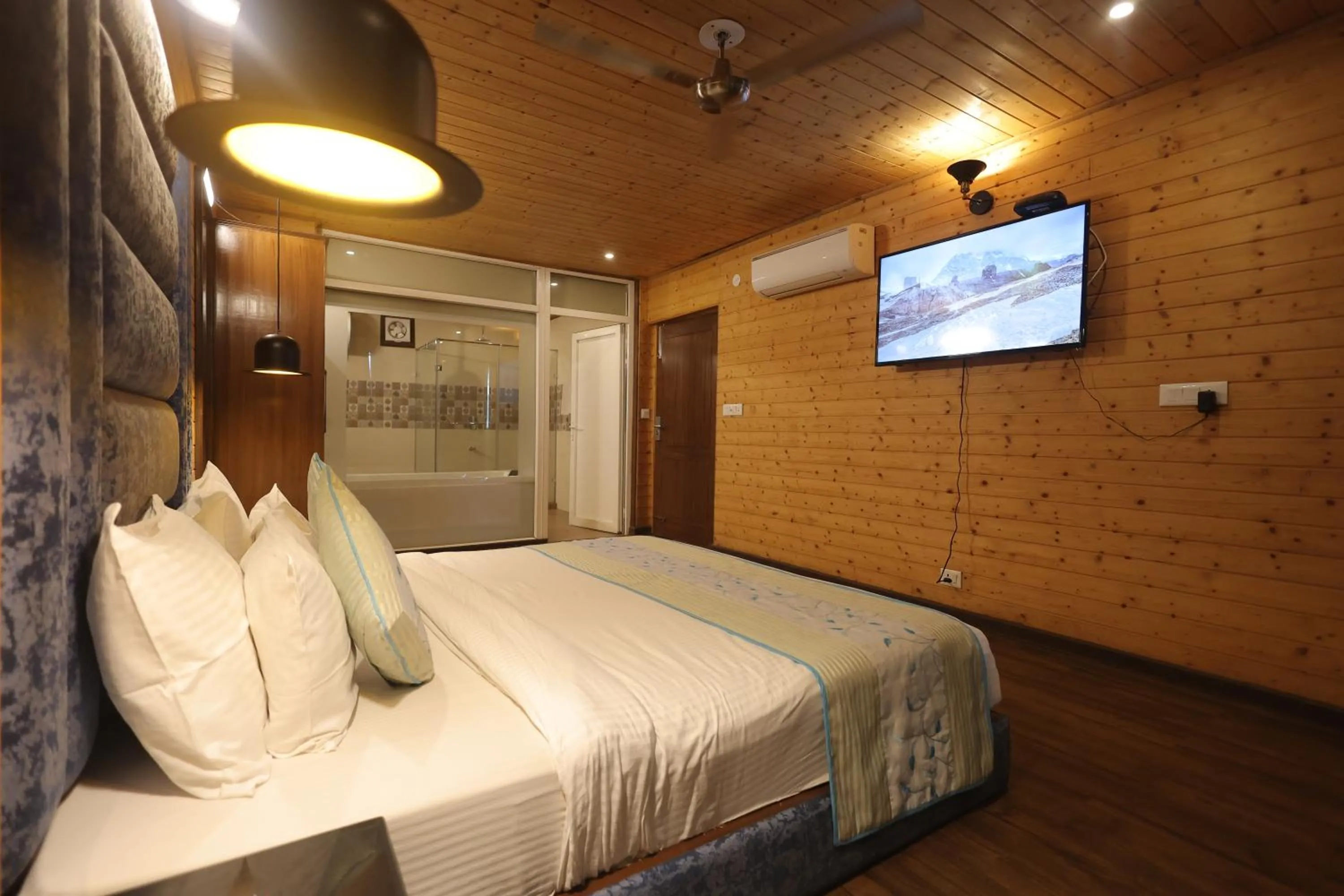 Bedroom, Bed in Winnies Holiday Resort & Spa