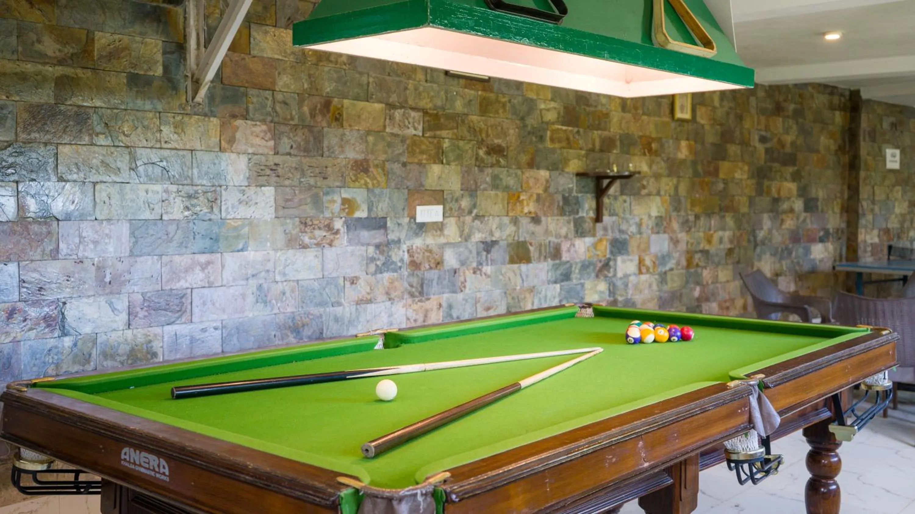 Billiard in Winnies Holiday Resort & Spa