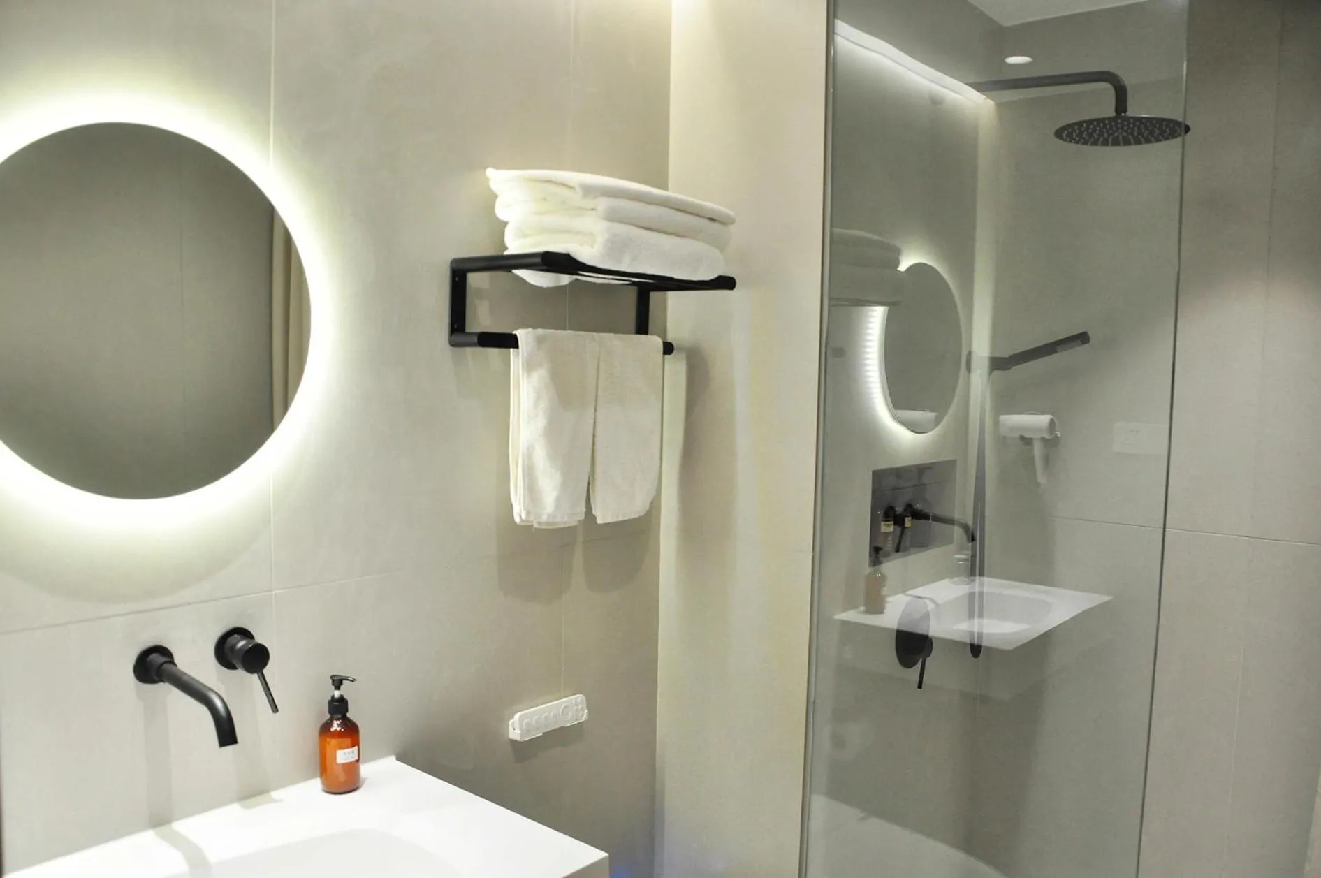 Shower in Xingle Hotel-Suzhou Guanqian Street Pingjiang Road